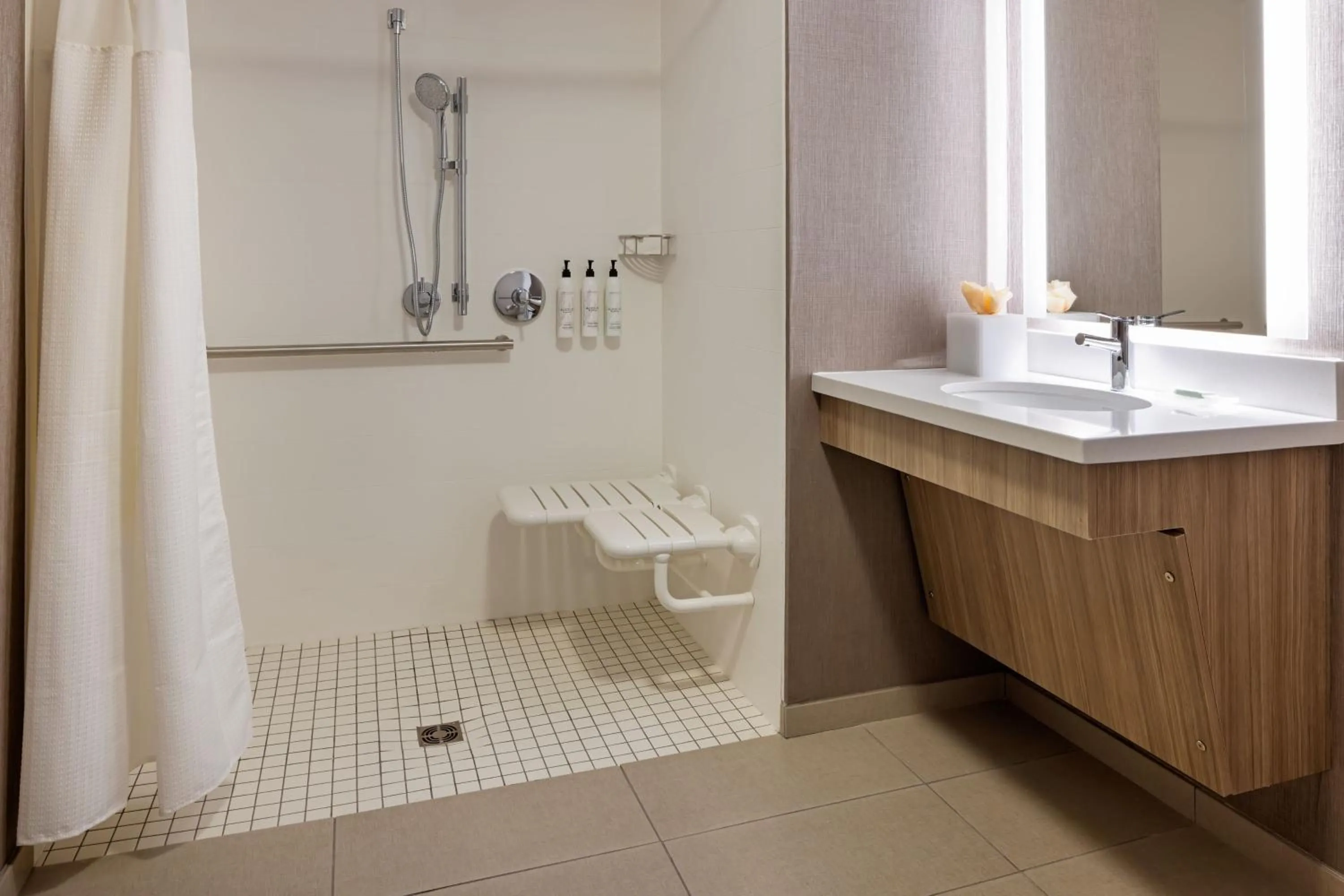 Bathroom in SpringHill Suites by Marriott Turlock