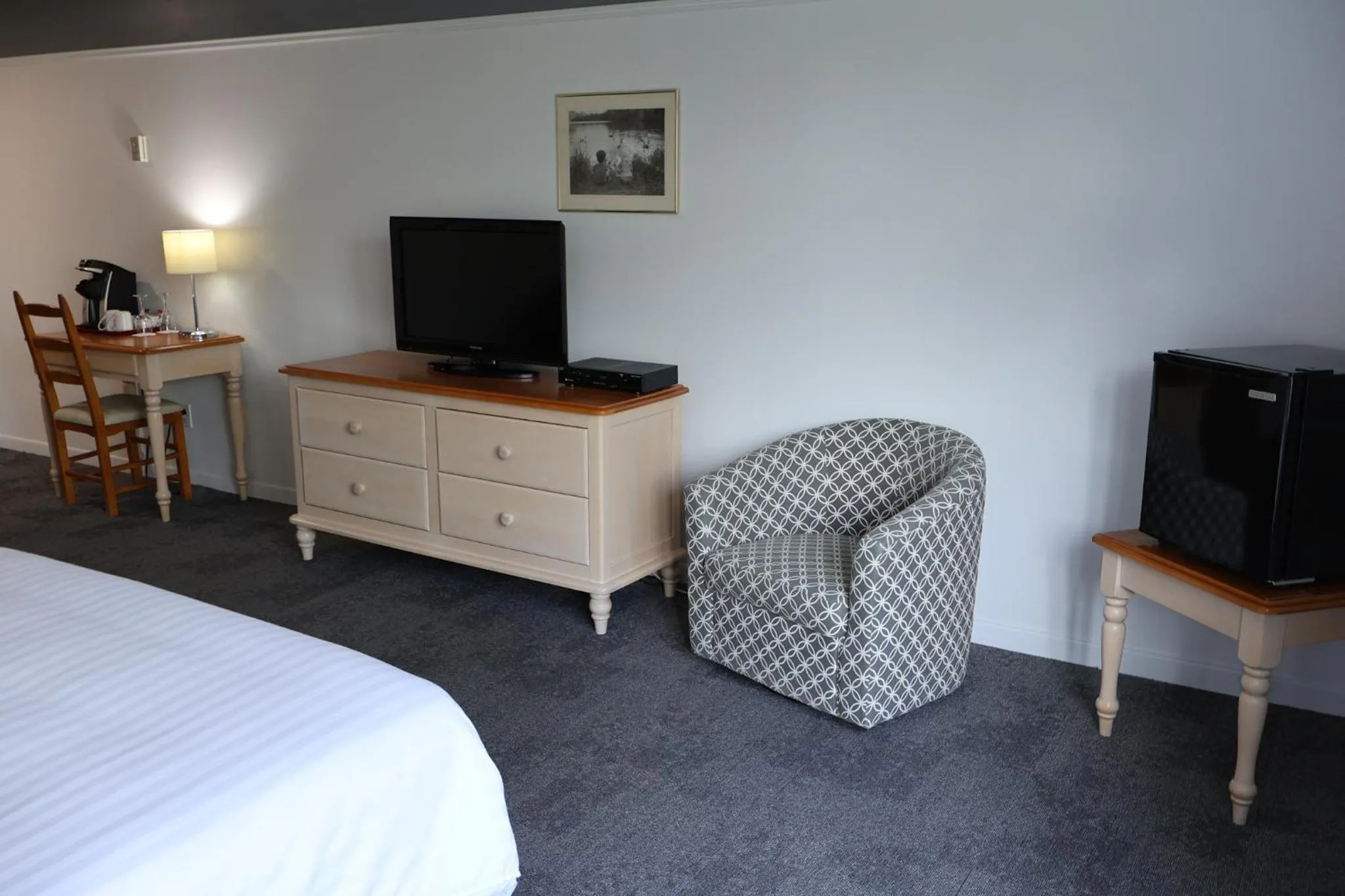 Bedroom, Bed in Hôtel au Petit Berger