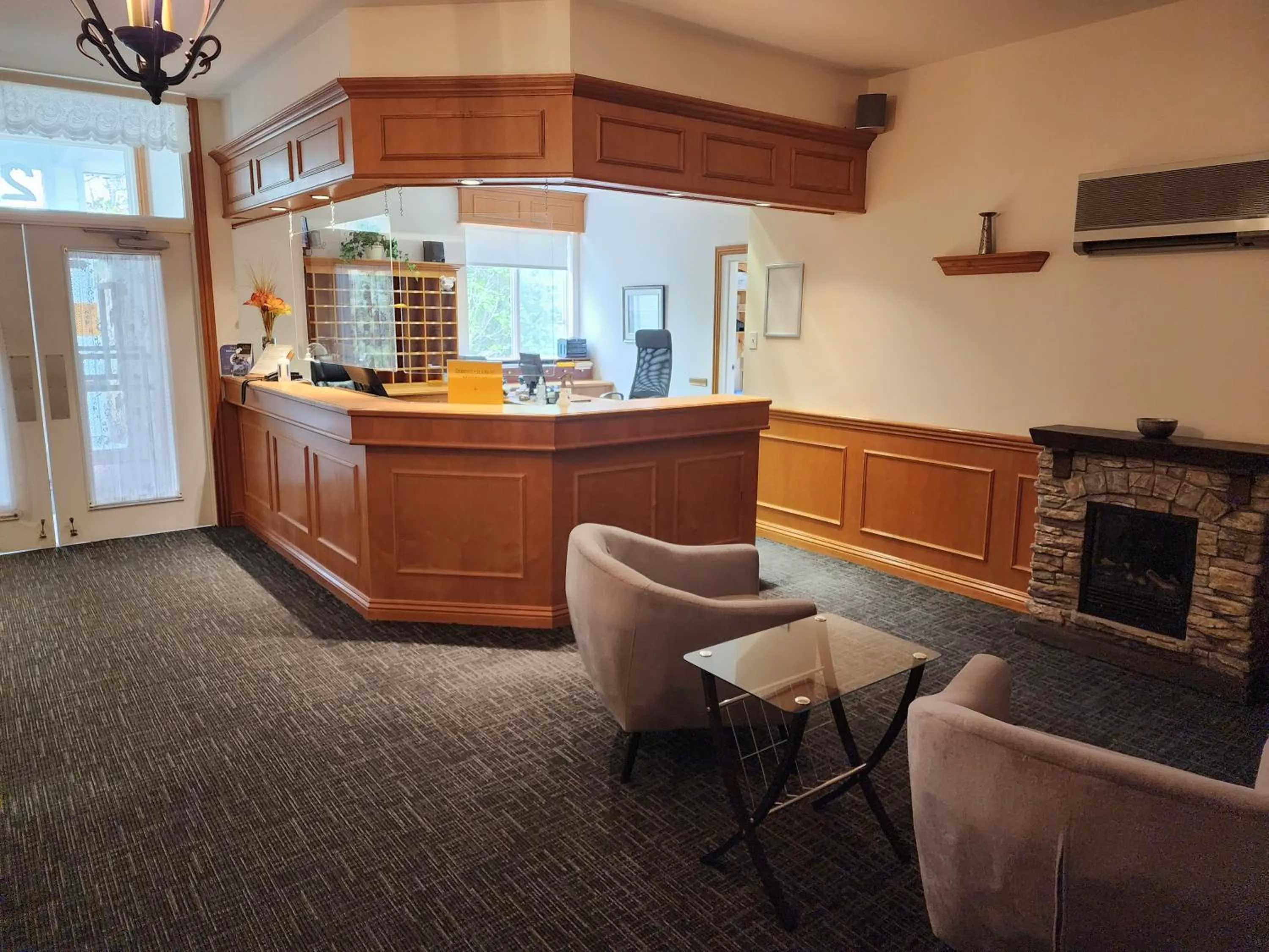 Lobby or reception in Hôtel au Petit Berger