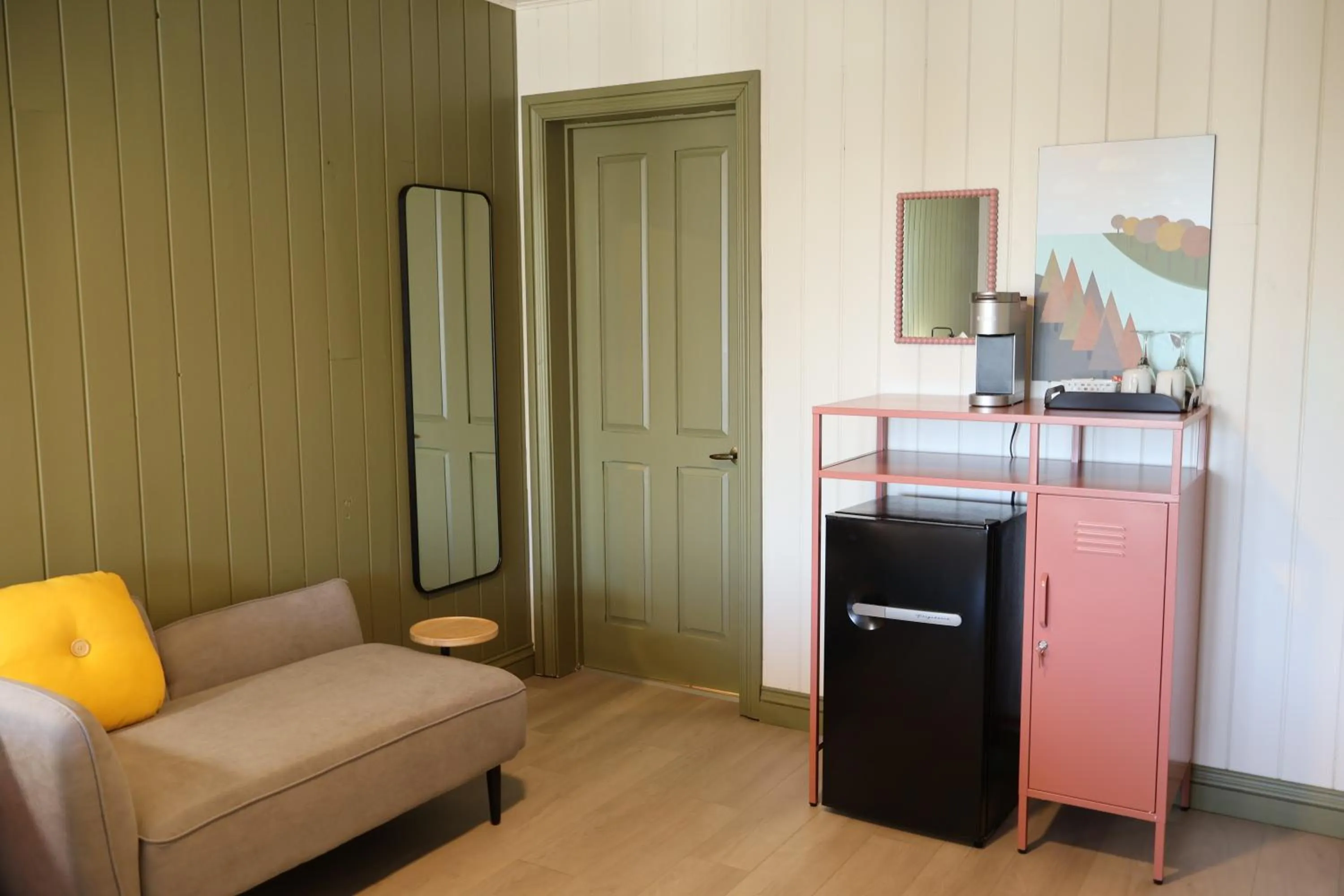 Bedroom in Hôtel au Petit Berger