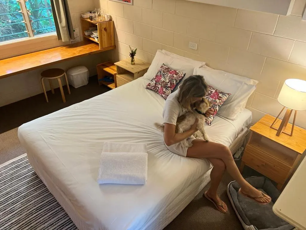 Bed in Tallow Beach Motel