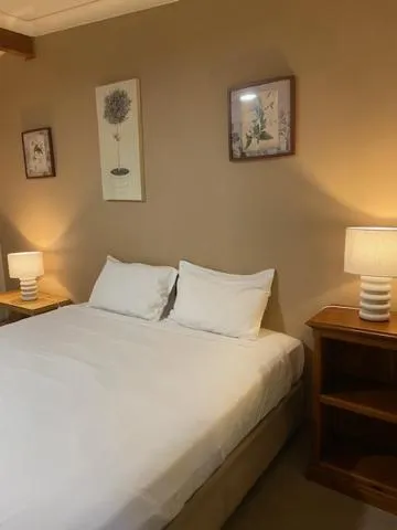 Bed in Tallow Beach Motel