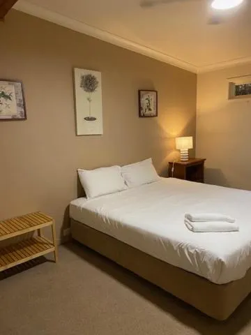 Bed in Tallow Beach Motel