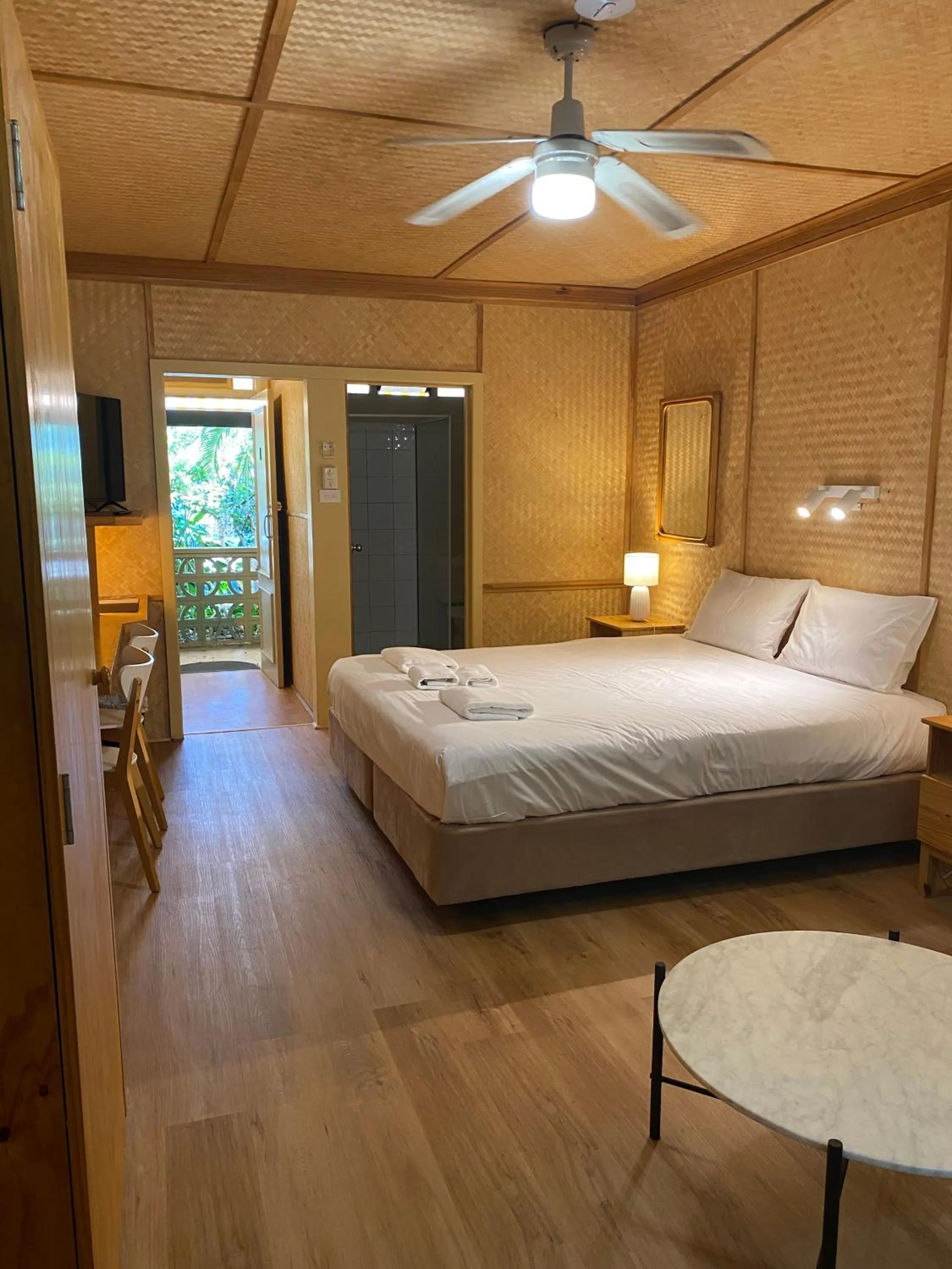 Bed in Tallow Beach Motel