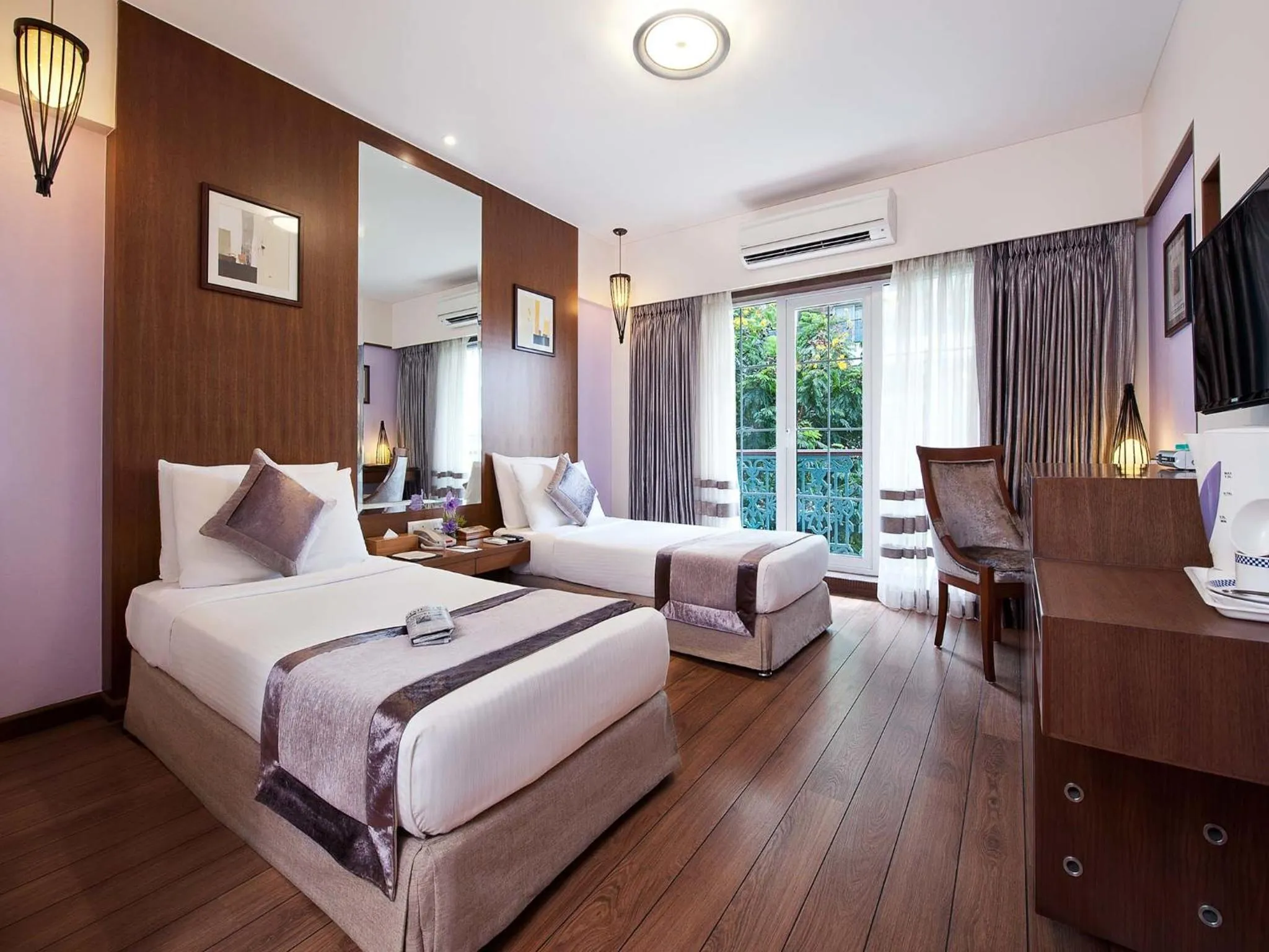 Bedroom, Bed in Grand Residency Hotel & Serviced Apartments