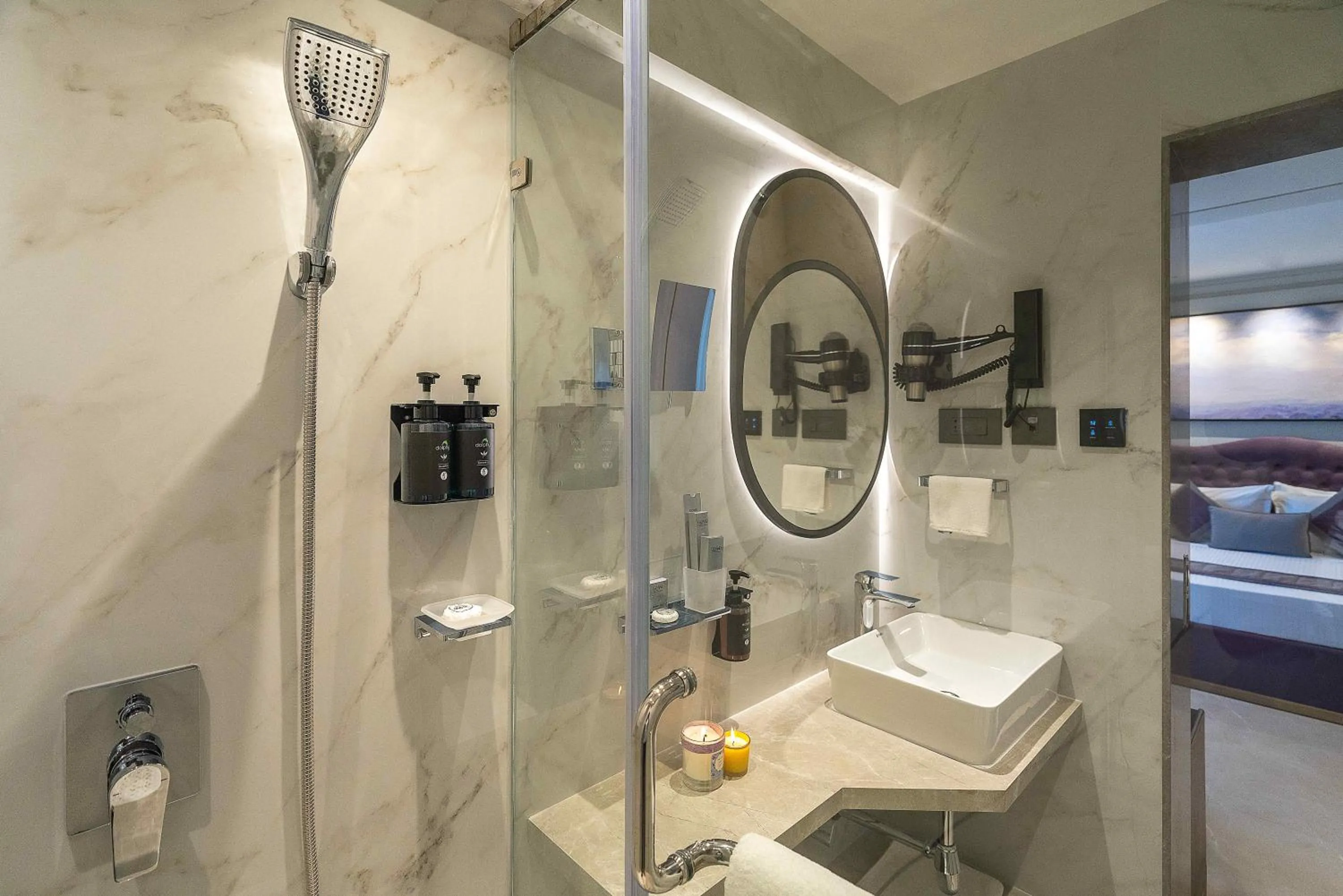 Bathroom in Grand Residency Hotel & Serviced Apartments