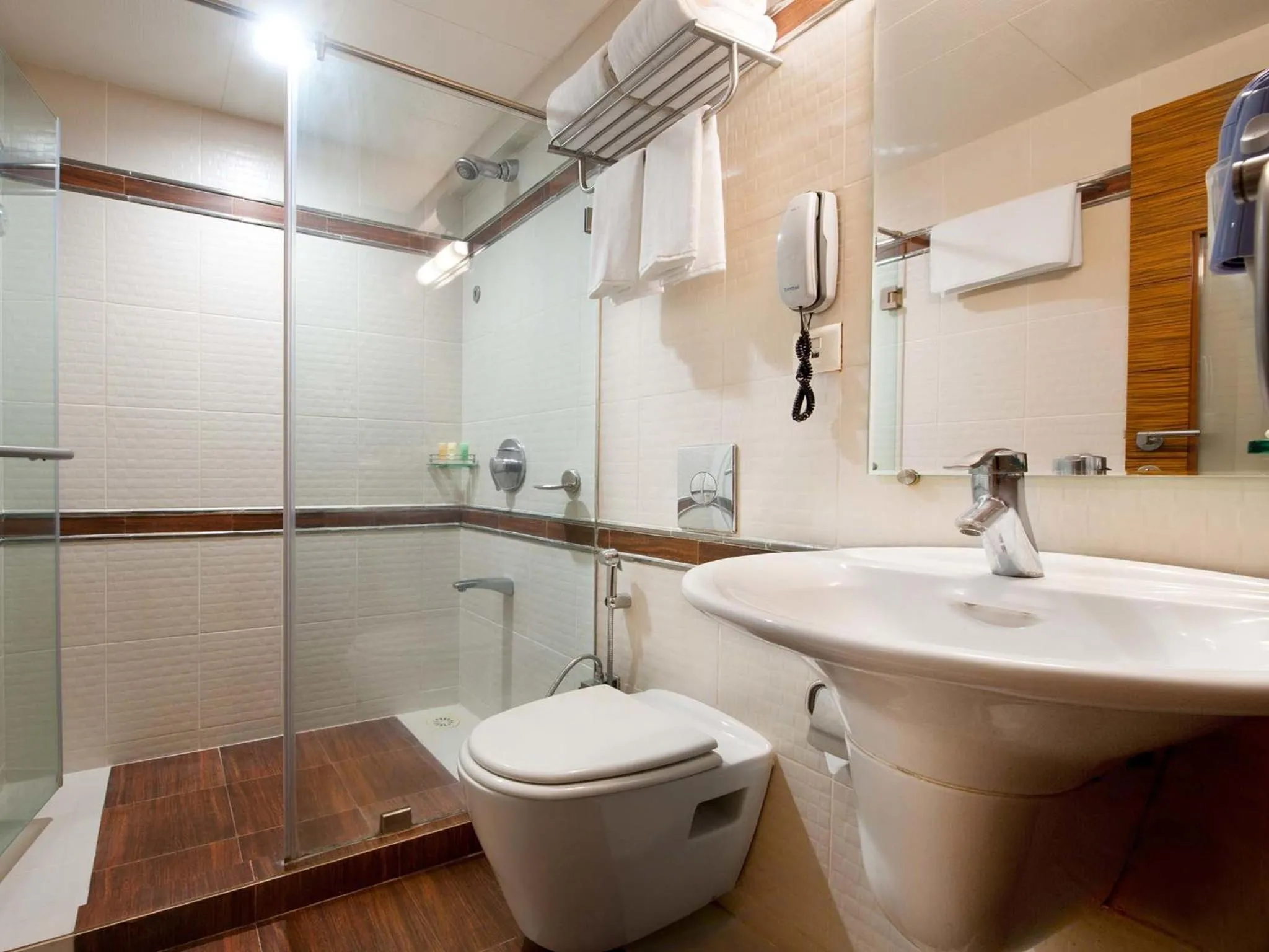 Bathroom in Grand Residency Hotel & Serviced Apartments