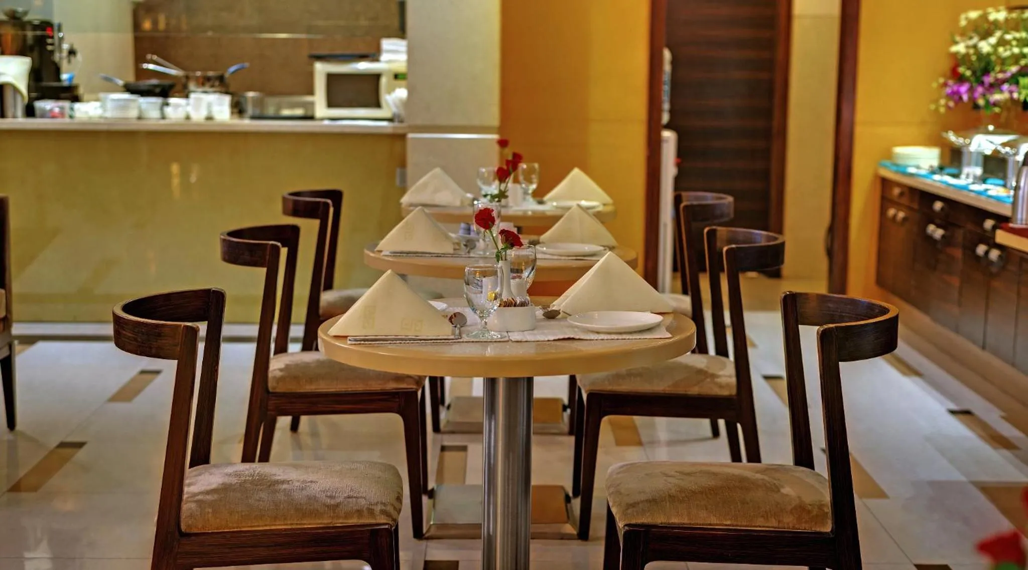 Restaurant/places to eat in Grand Residency Hotel & Serviced Apartments
