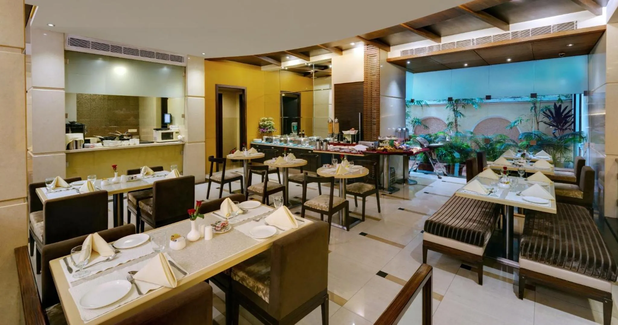 Restaurant/places to eat in Grand Residency Hotel & Serviced Apartments