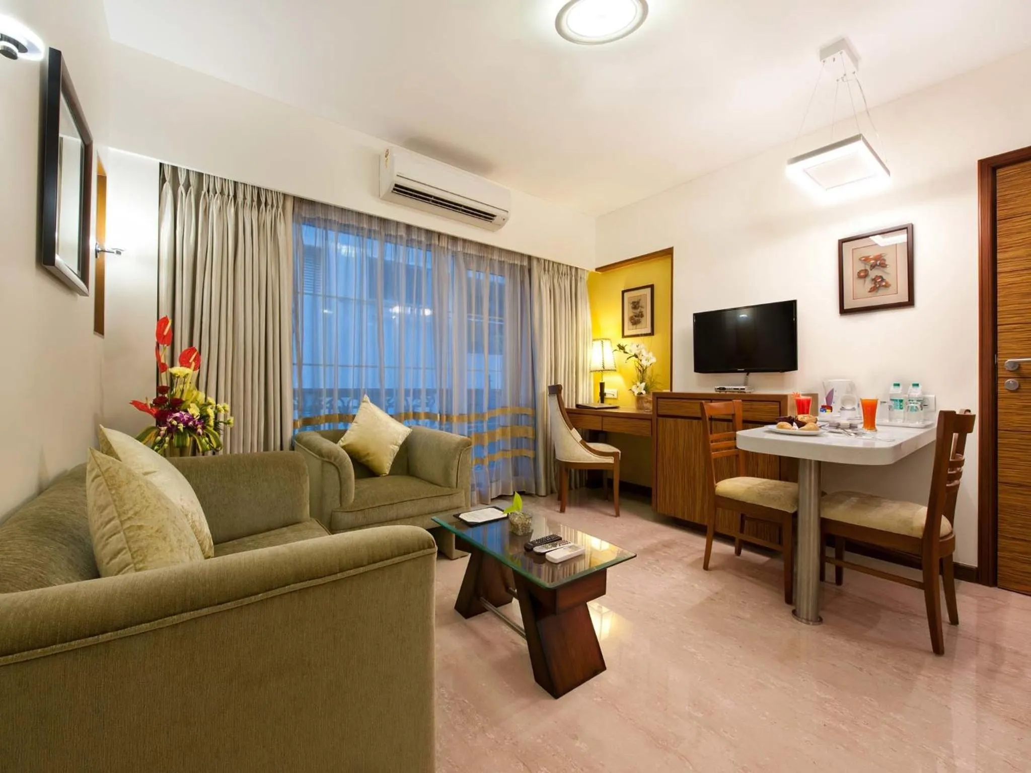 Living room in Grand Residency Hotel & Serviced Apartments