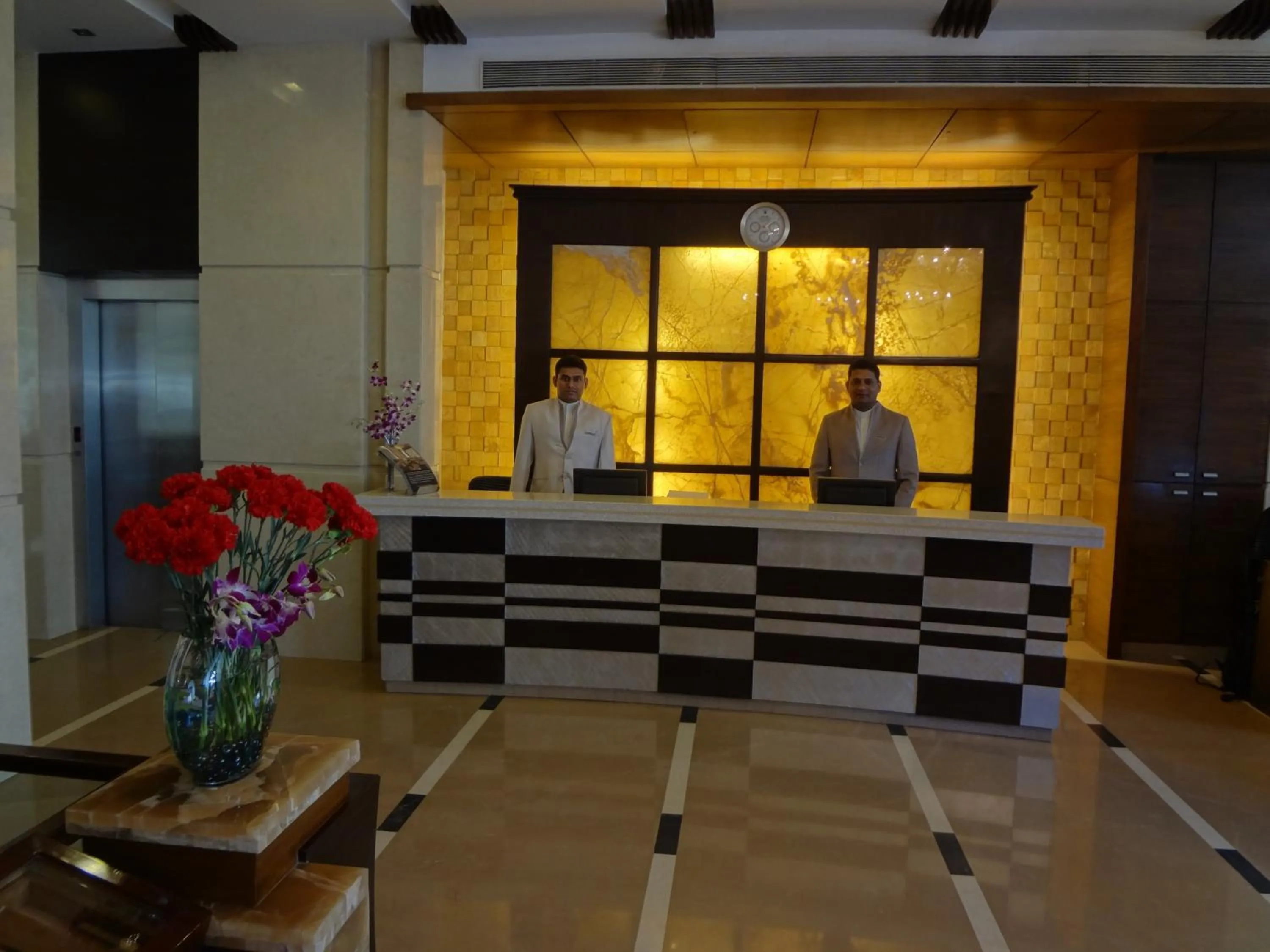 Lobby or reception in Grand Residency Hotel & Serviced Apartments