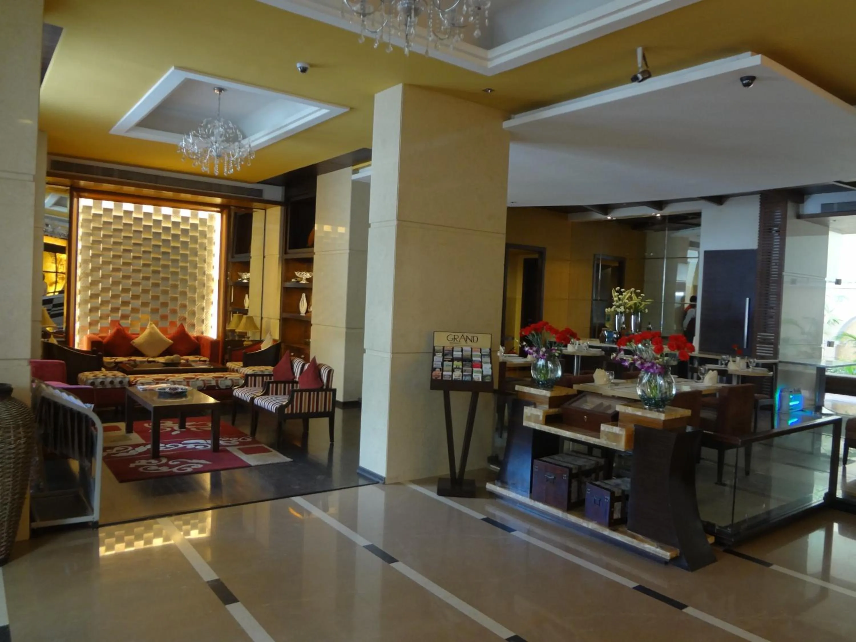 Lobby or reception in Grand Residency Hotel & Serviced Apartments