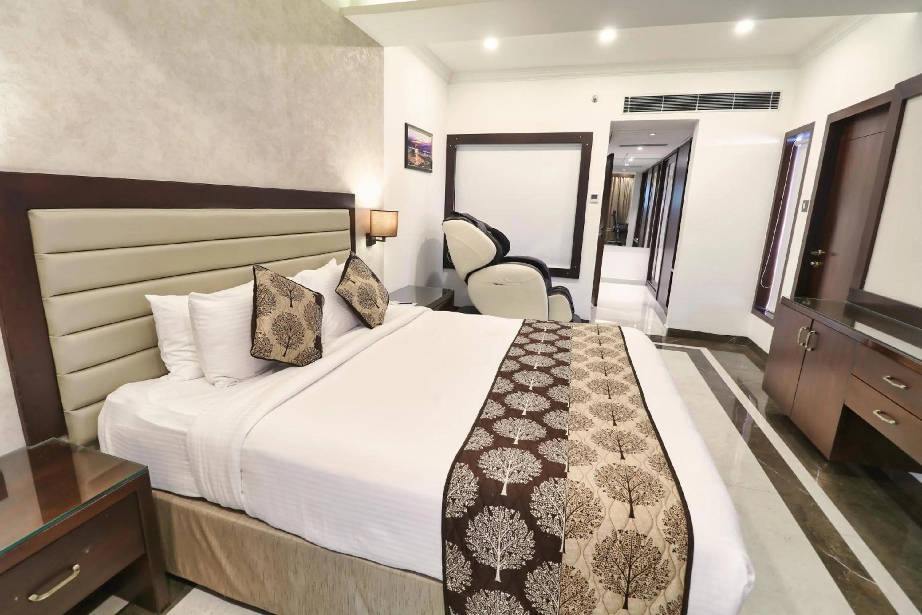 Bed in Goldfinch Hotel Mangalore