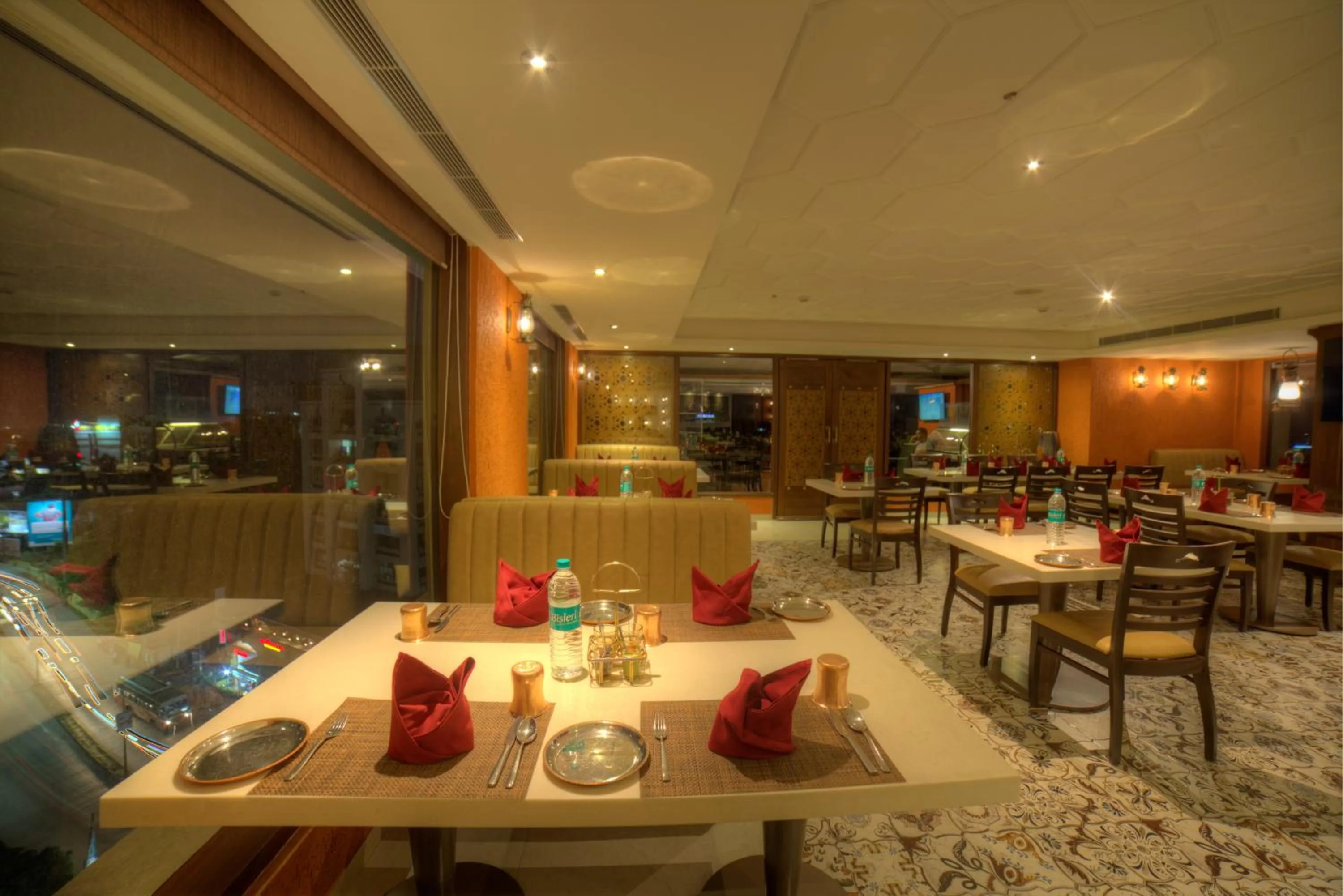 Restaurant/places to eat in Goldfinch Hotel Mangalore