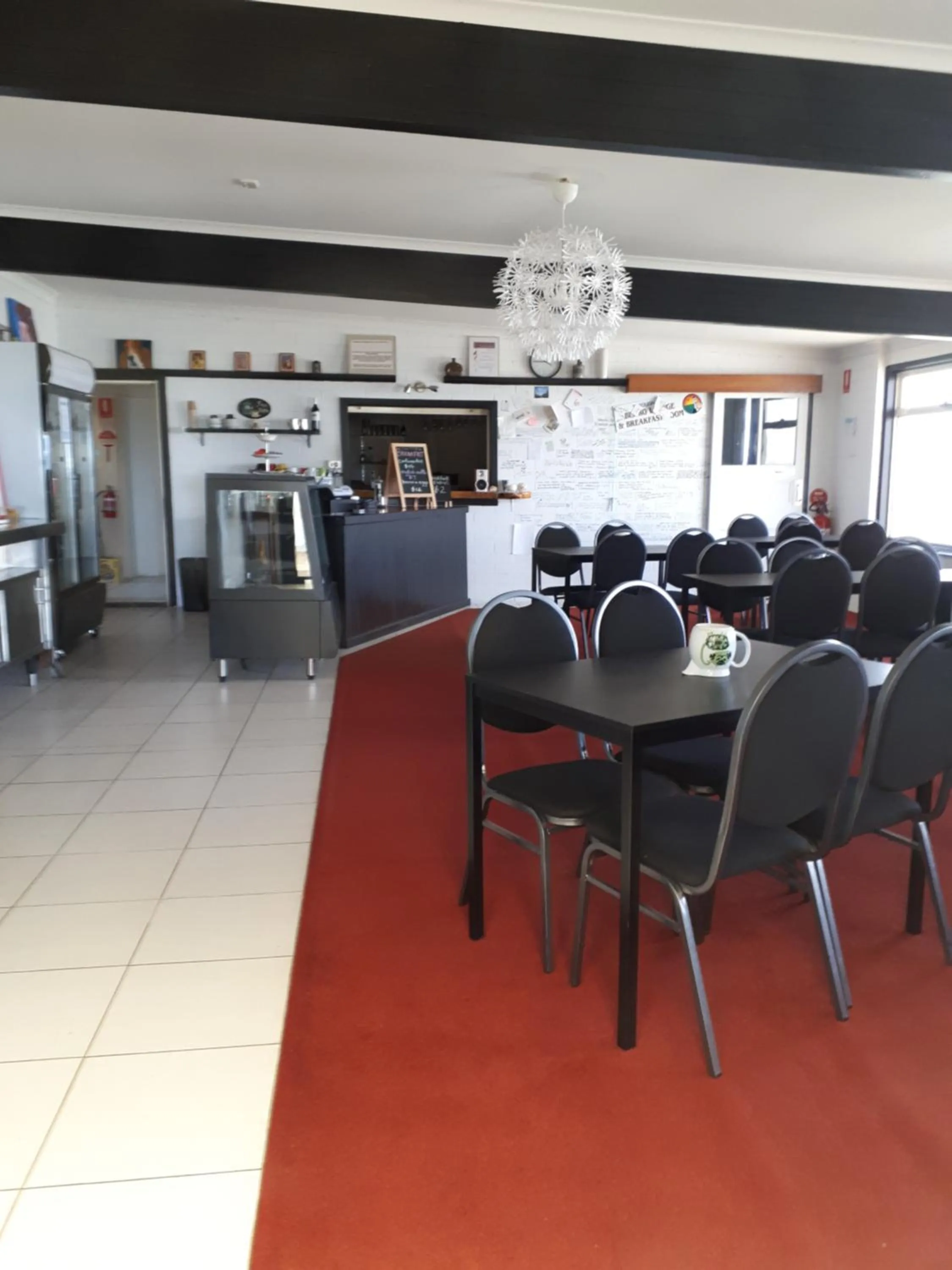 Dining area in Meningie Waterfront Motel