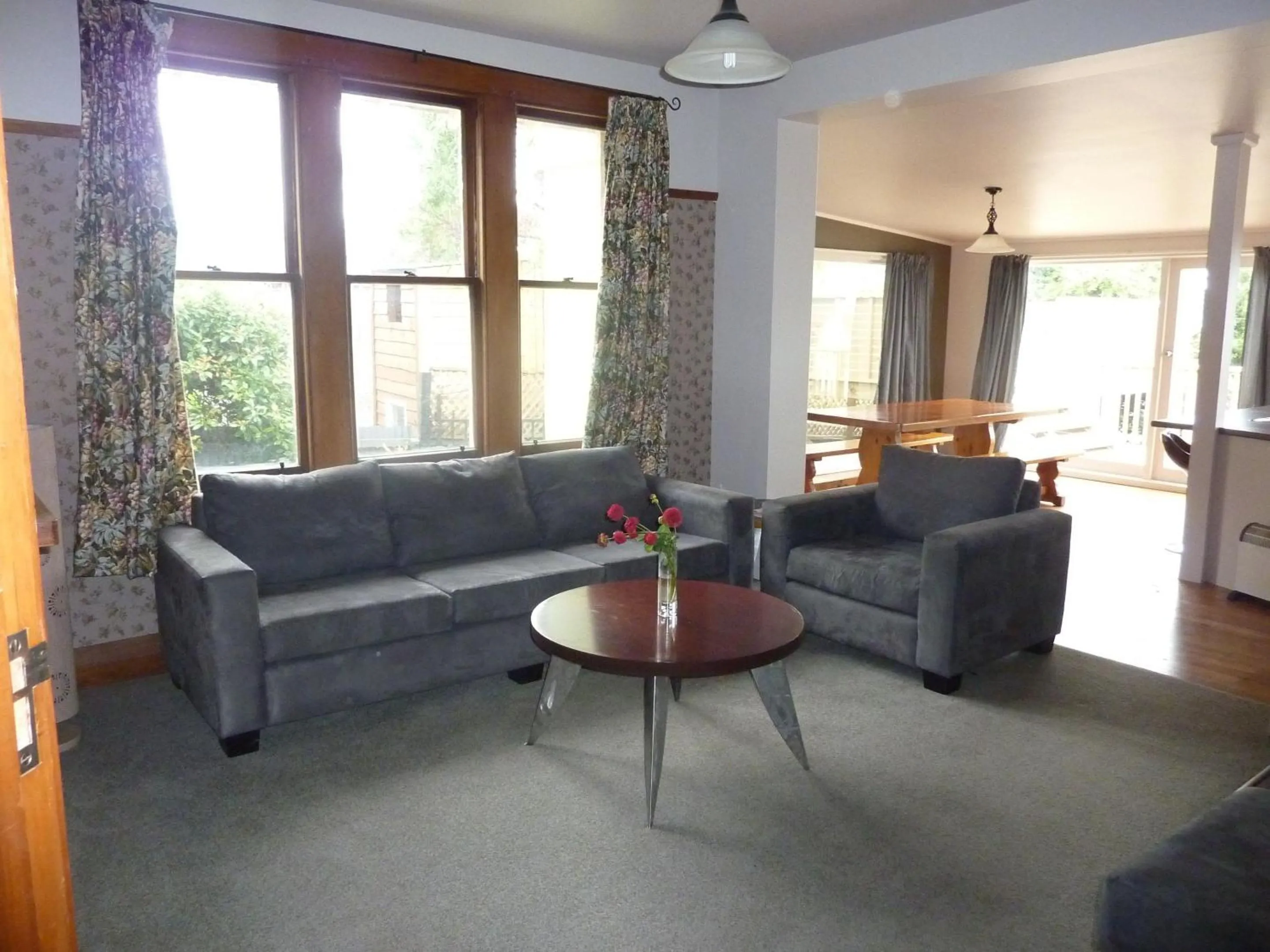 Living room in Anchor Motel