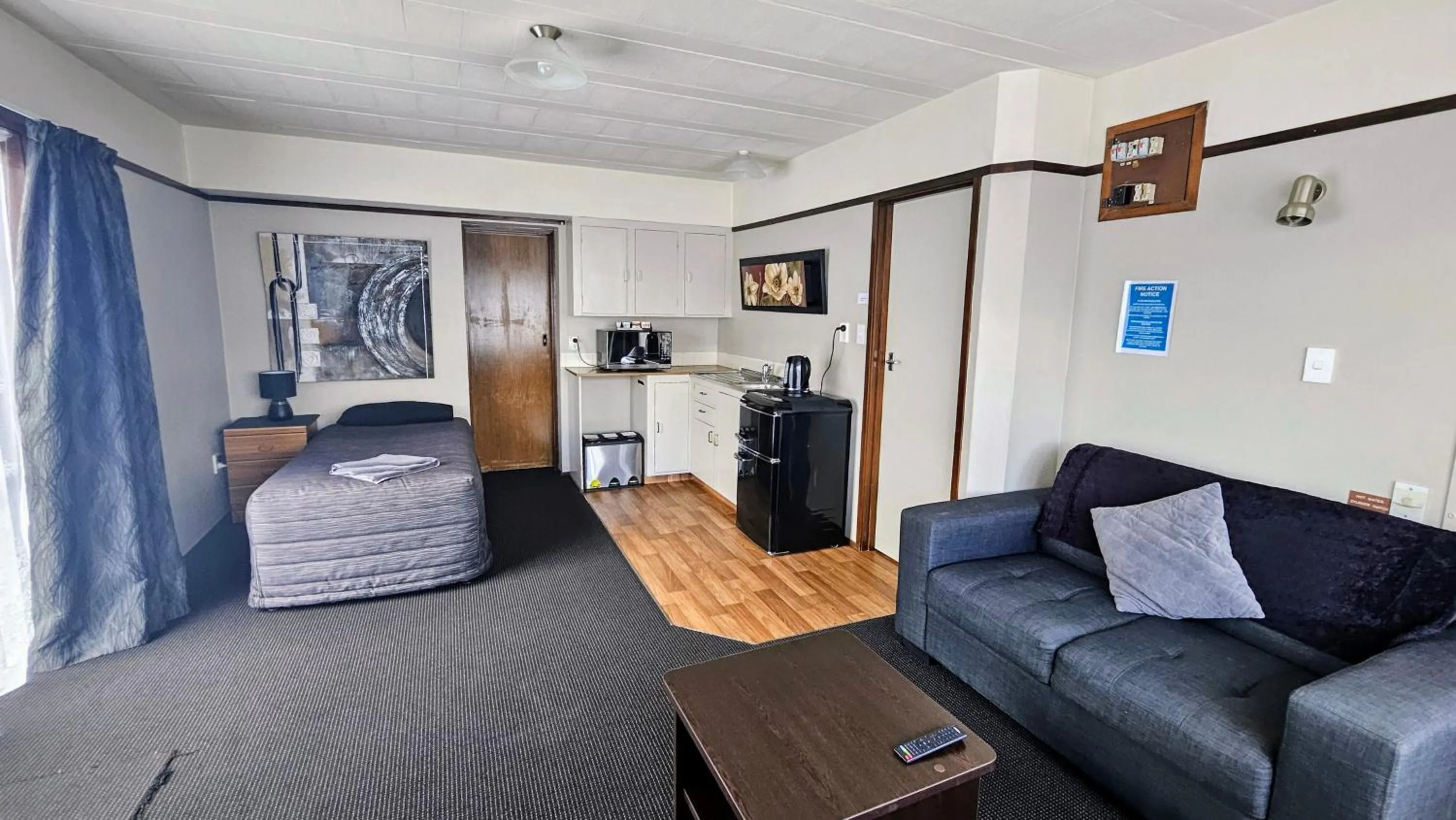 Kitchen or kitchenette in Anchor Motel