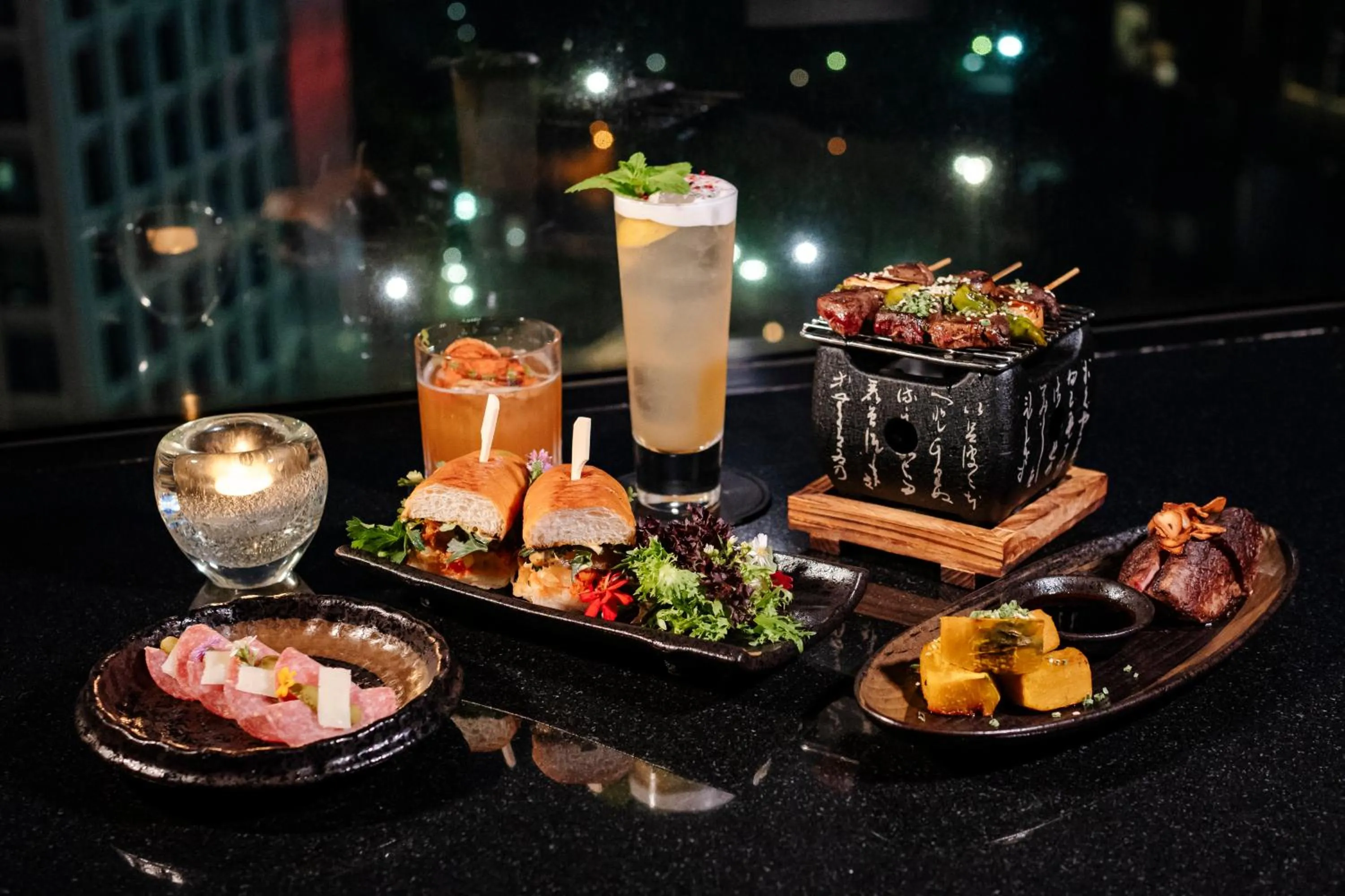 Restaurant/places to eat in Crowne Plaza Bangkok Lumpini Park by IHG