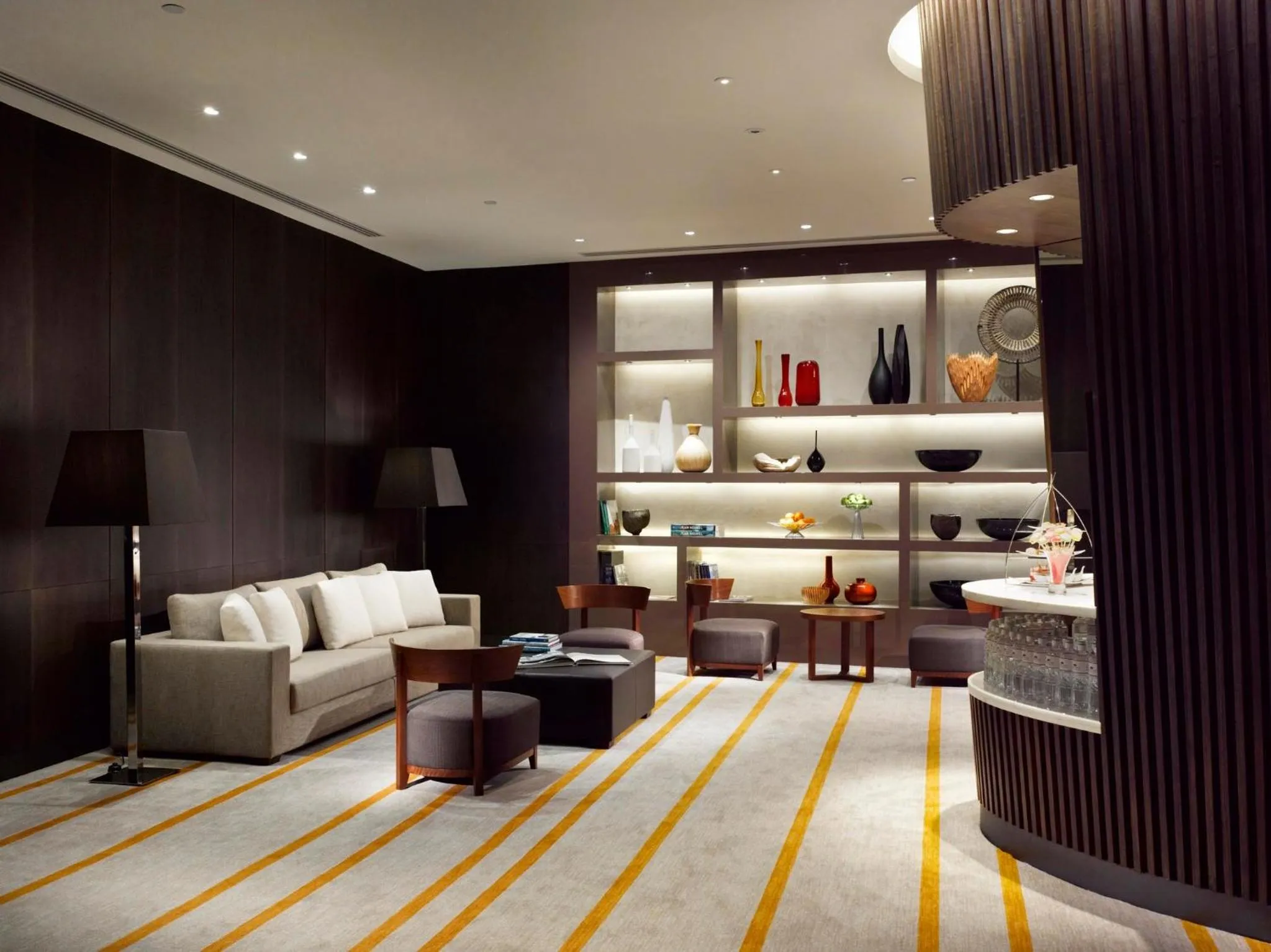 Meeting/conference room in Crowne Plaza Bangkok Lumpini Park by IHG