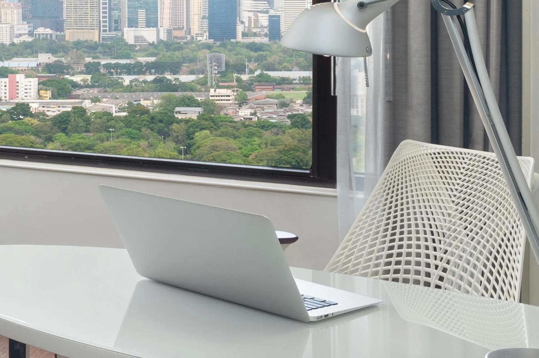 Living room in Crowne Plaza Bangkok Lumpini Park by IHG