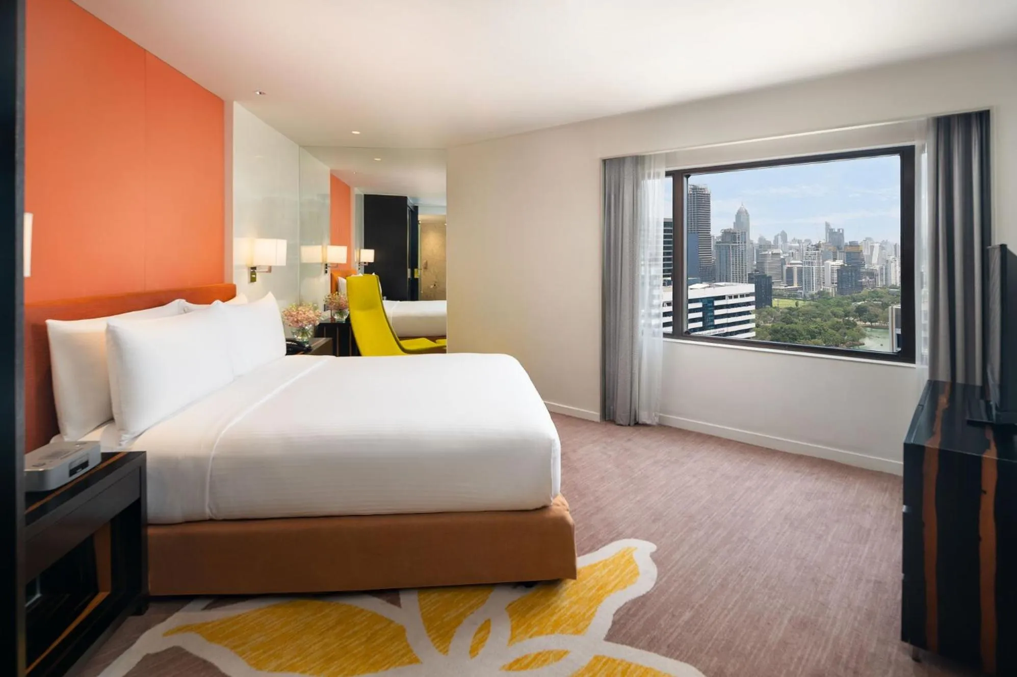 Bedroom, Bed in Crowne Plaza Bangkok Lumpini Park by IHG