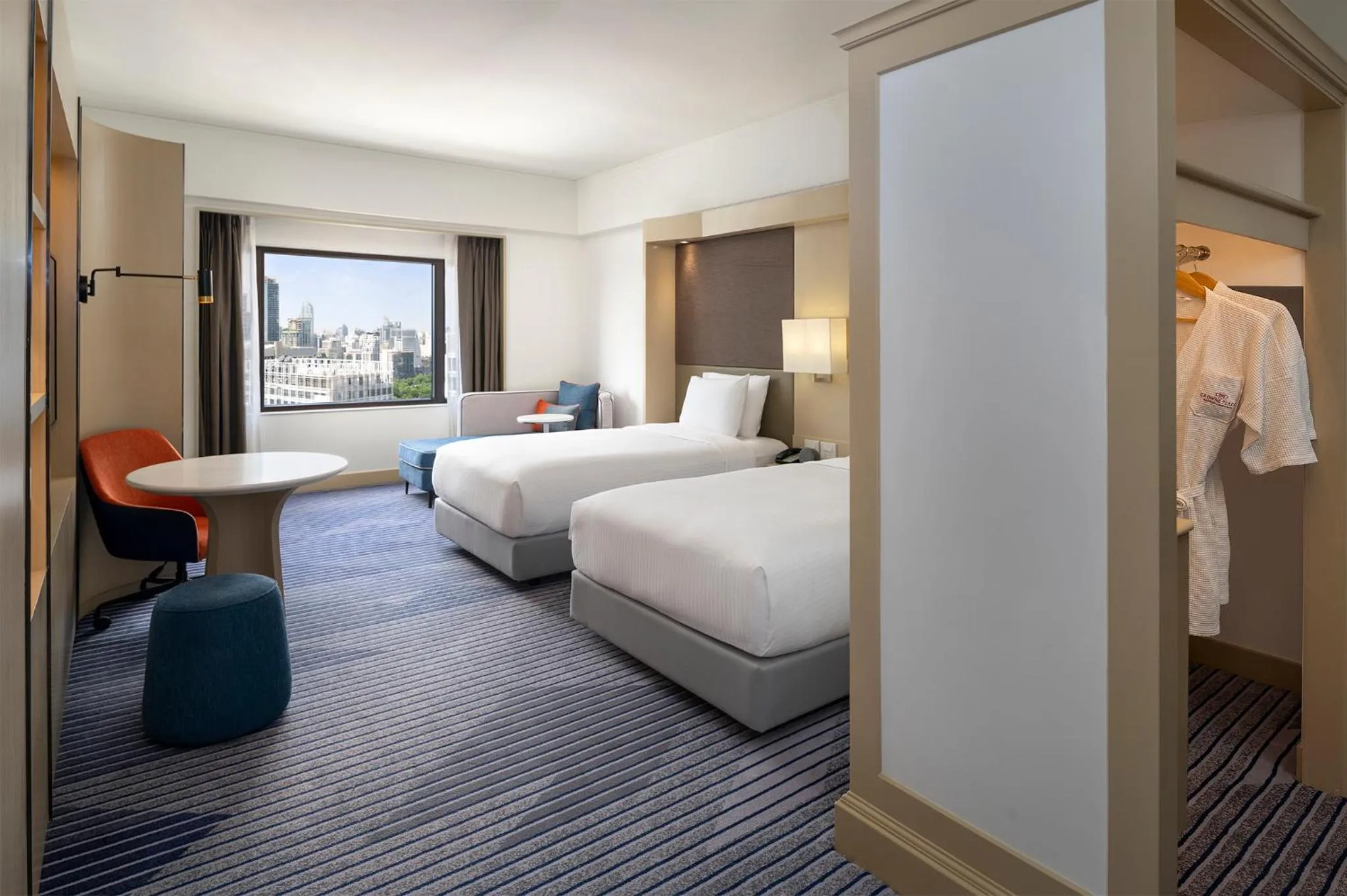 Bed in Crowne Plaza Bangkok Lumpini Park by IHG