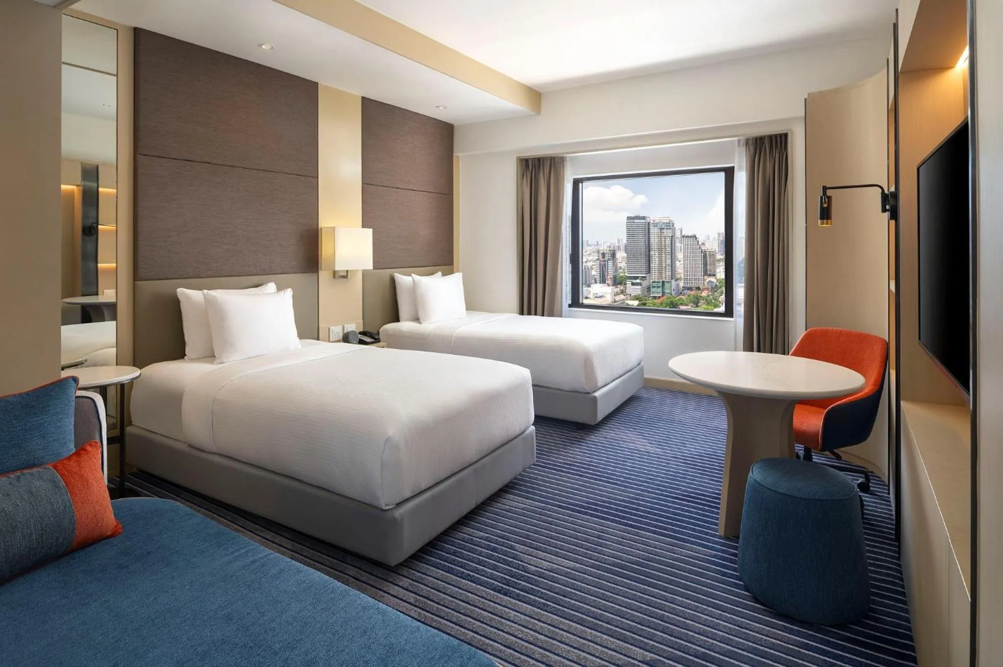 Bed in Crowne Plaza Bangkok Lumpini Park by IHG