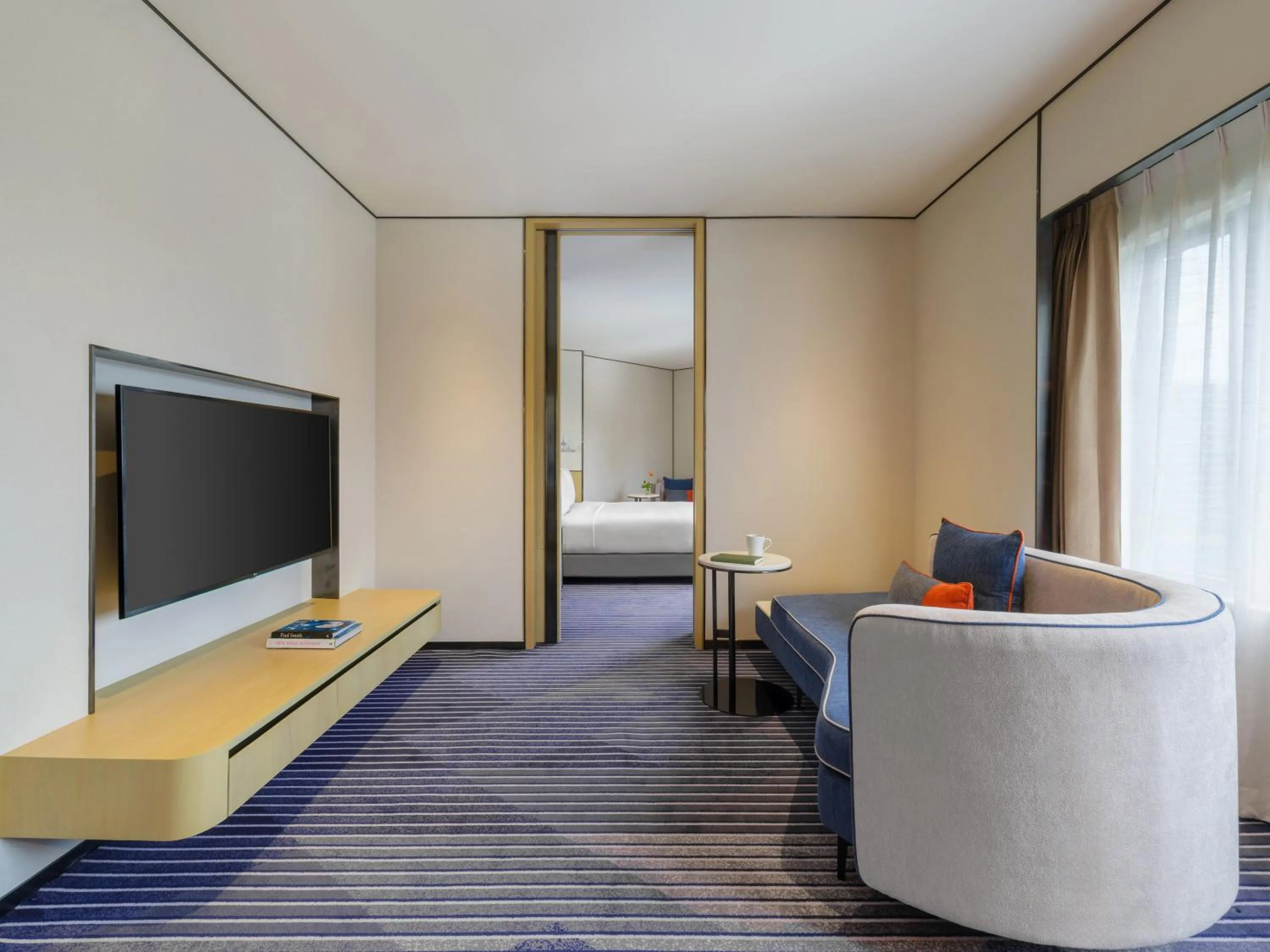 Photo of the whole room, Bed in Crowne Plaza Bangkok Lumpini Park by IHG