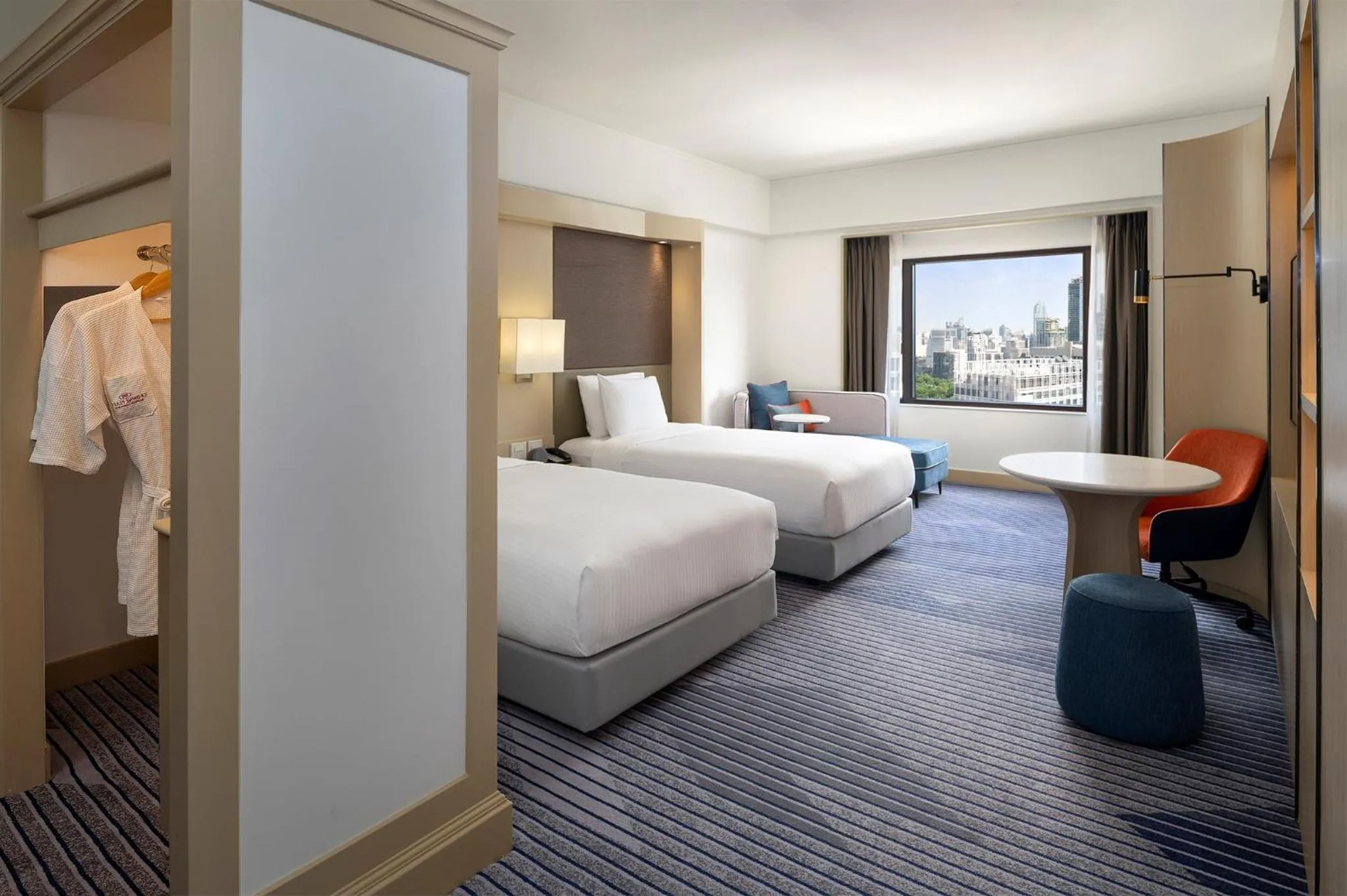 Bed in Crowne Plaza Bangkok Lumpini Park by IHG