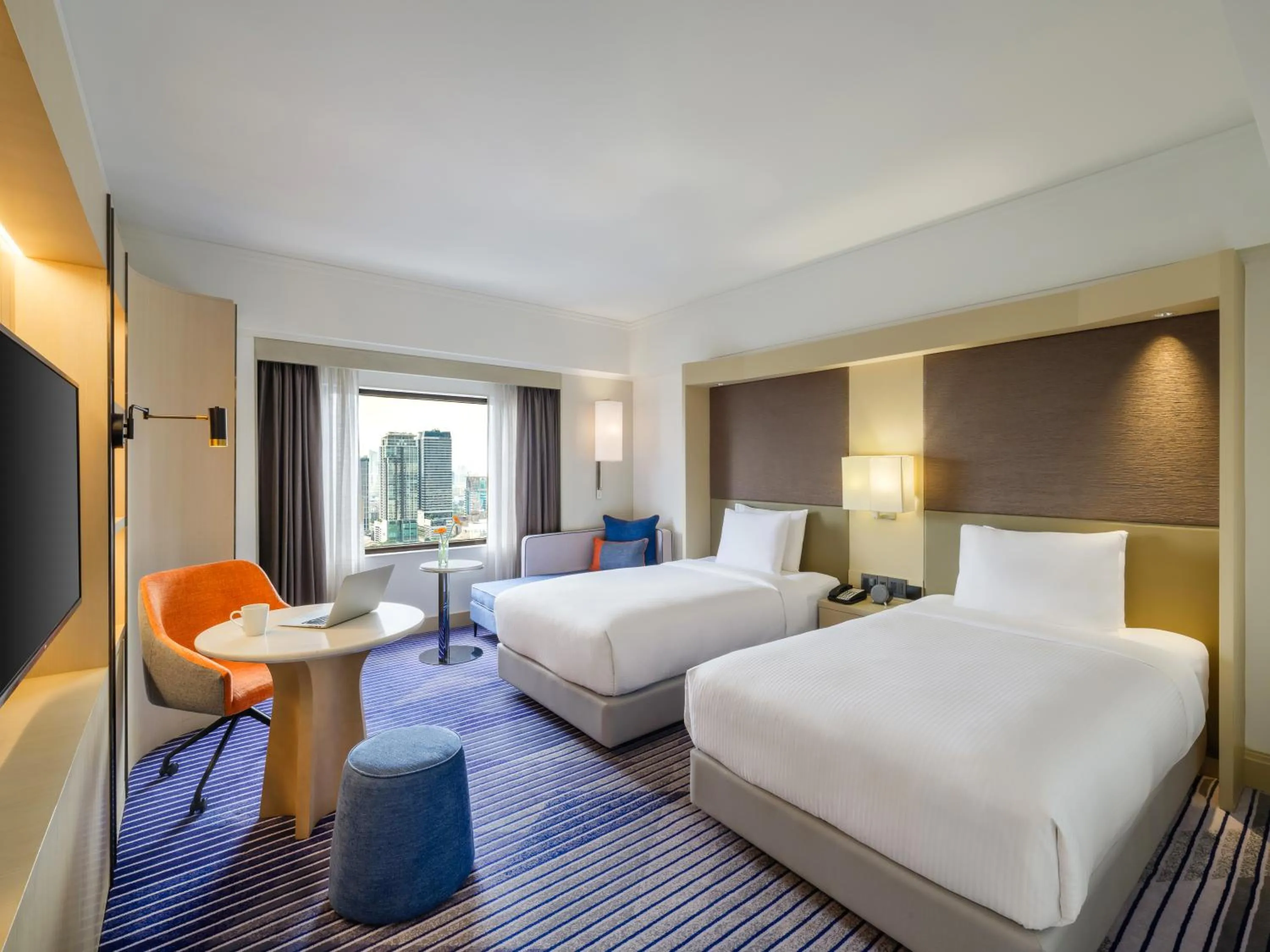 Bedroom, Bed in Crowne Plaza Bangkok Lumpini Park by IHG