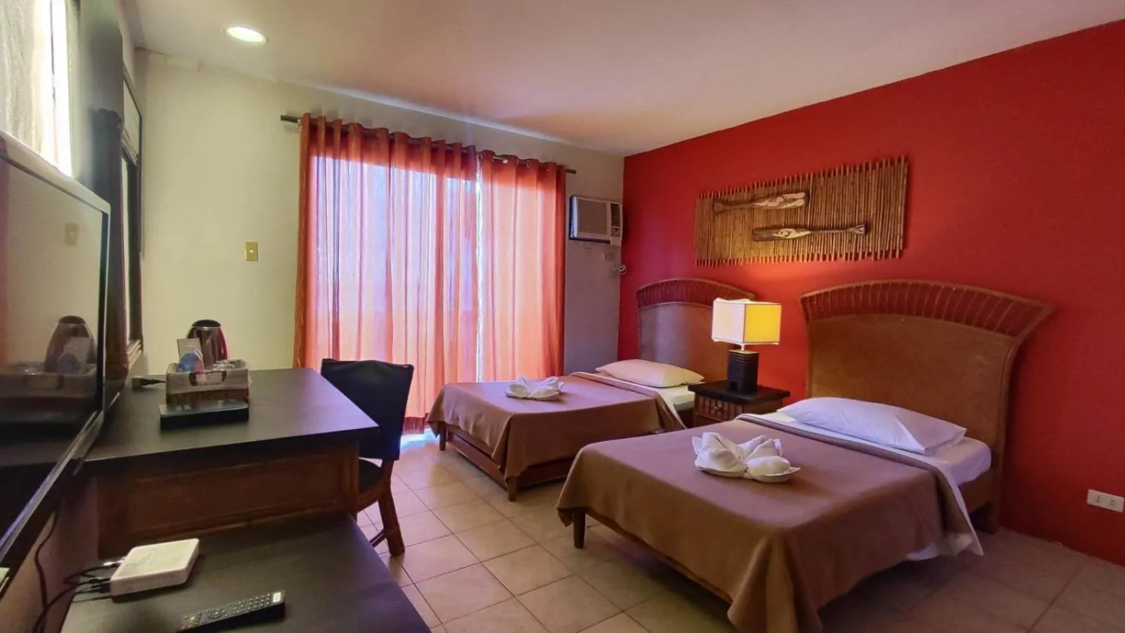 Bedroom, Bed in Eagle Point Beach and Dive Resort