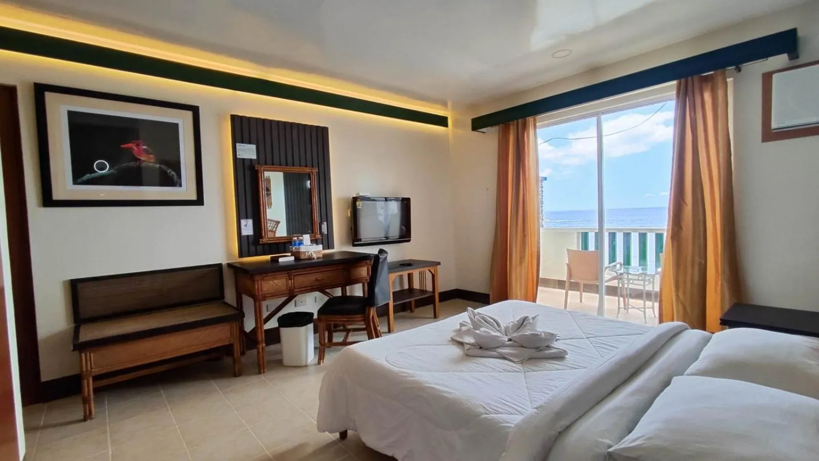 Bedroom, Bed in Eagle Point Beach and Dive Resort