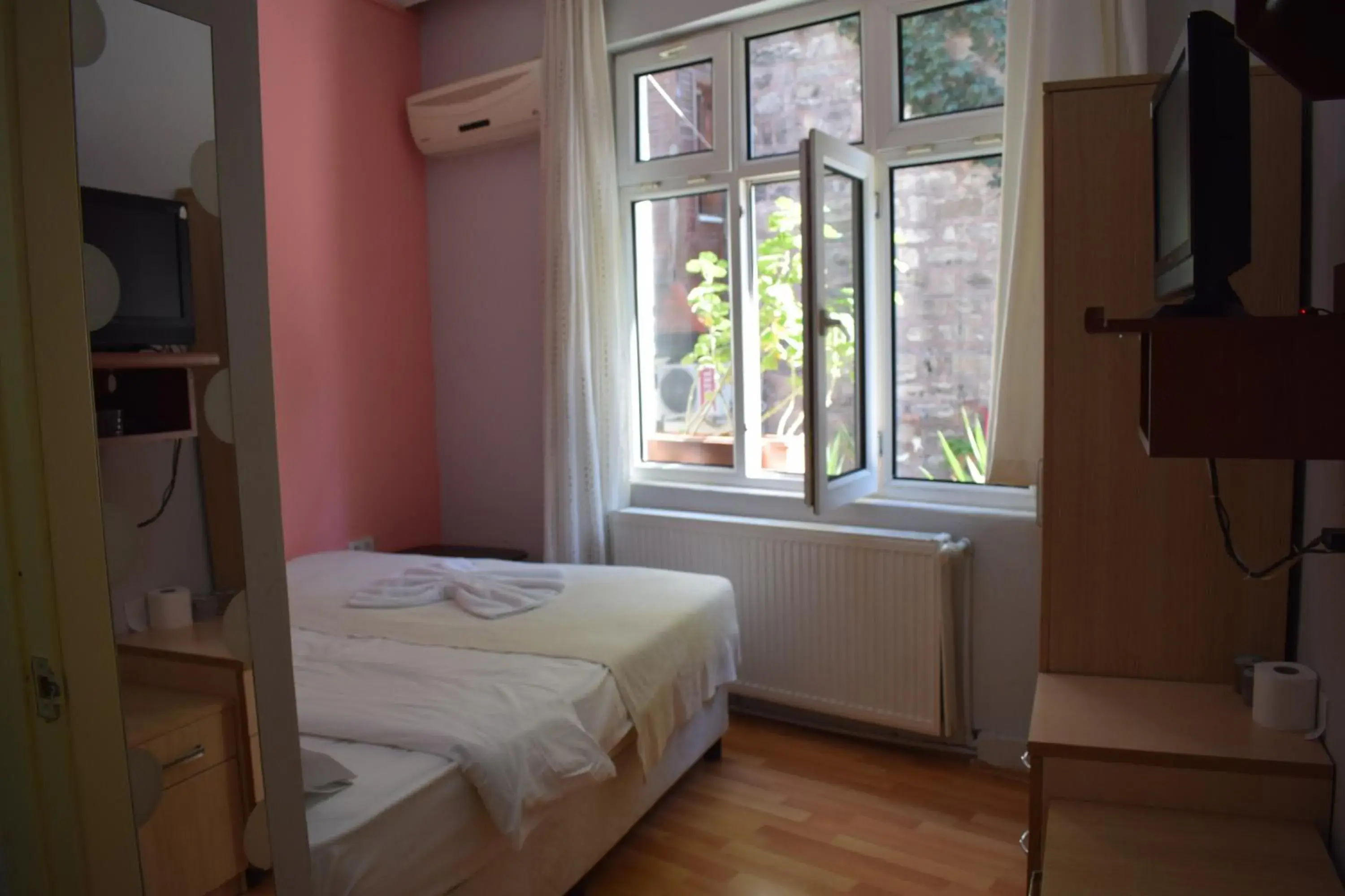 Standard Double or Twin Room in Sur Istanbul Hotel Standard Double or Twin Room in Sur Istanbul Hotel