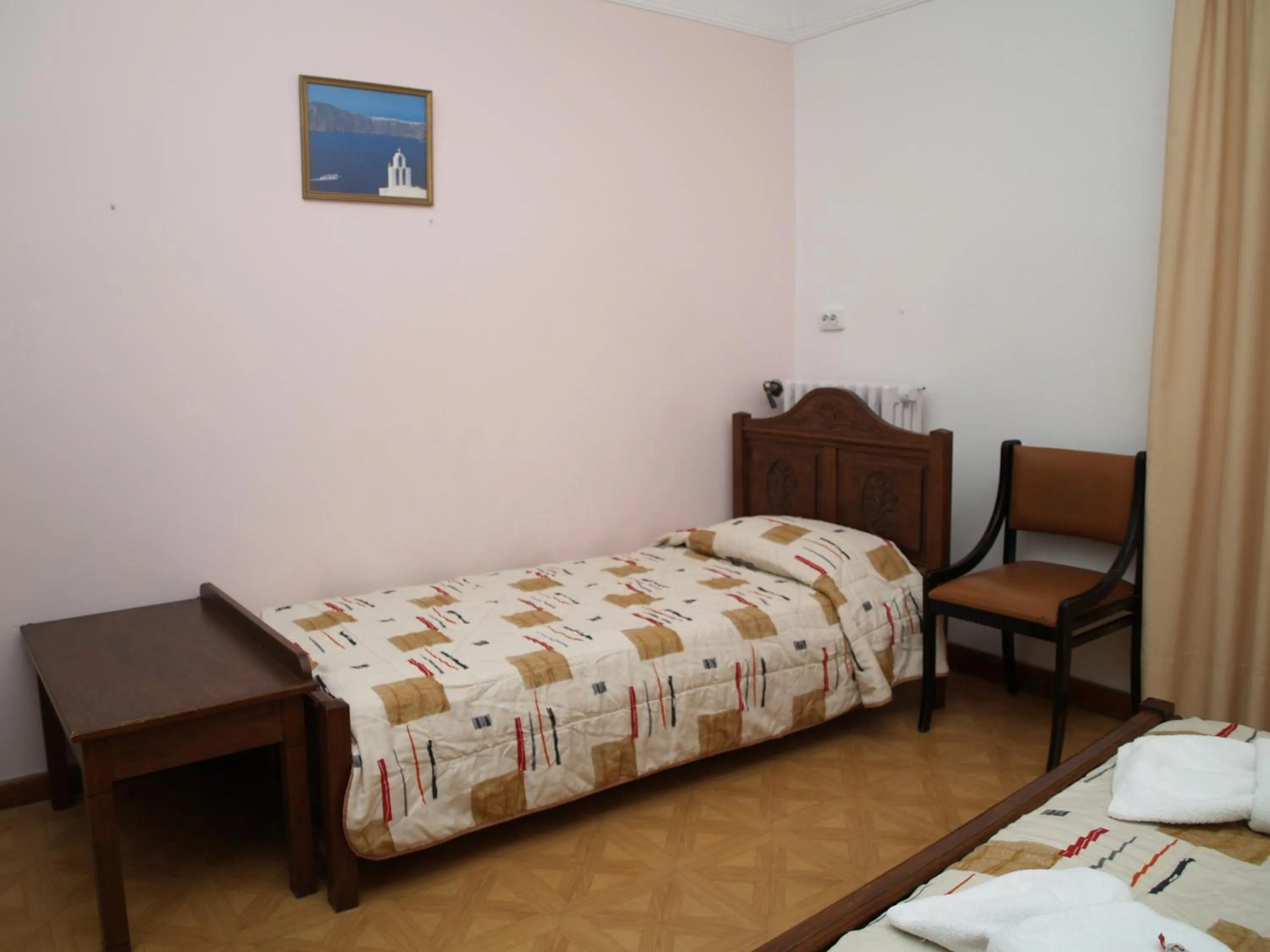 Photo of the whole room, Bed in Acropolis House