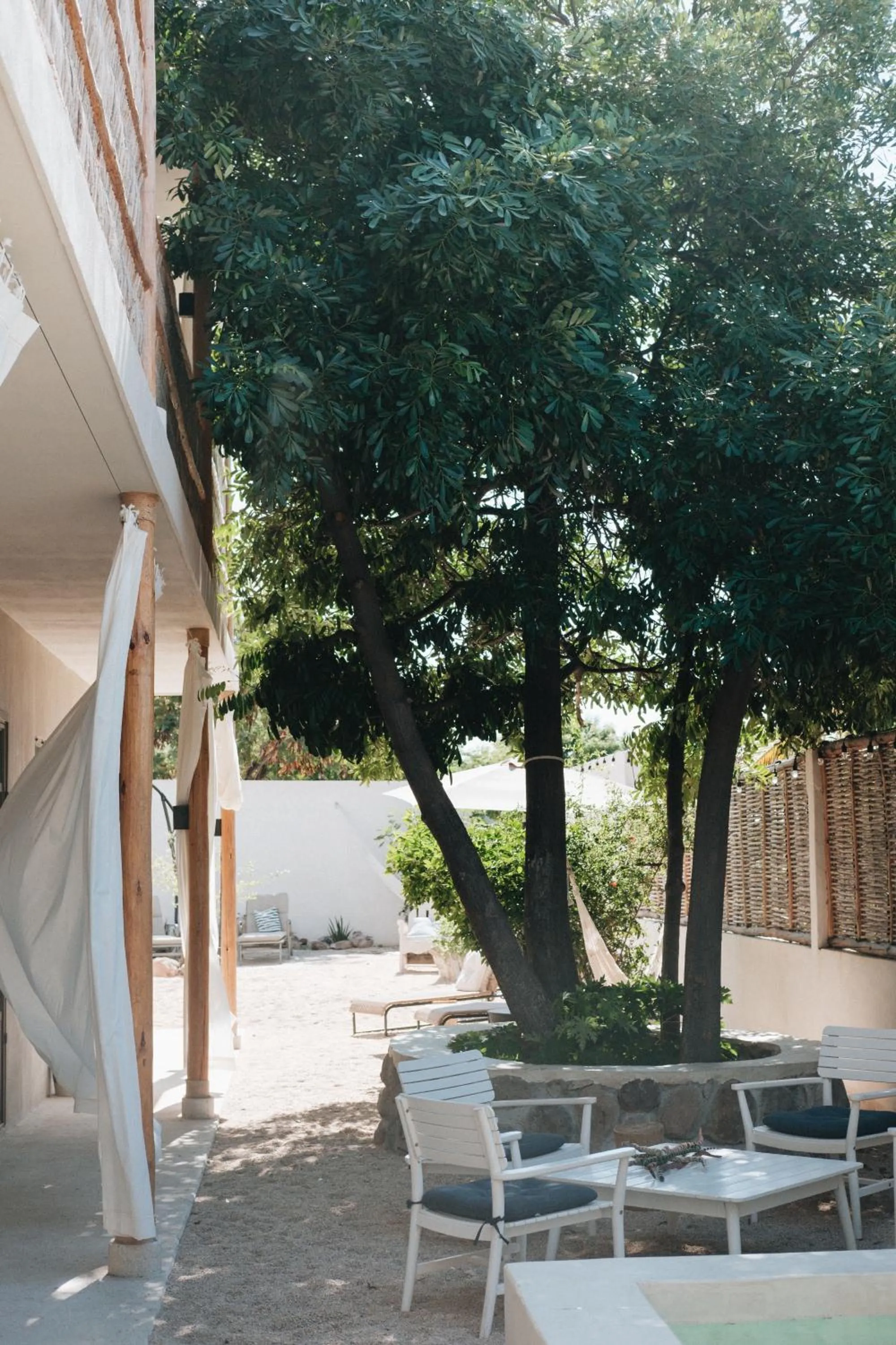 The Mantarraya Outpost