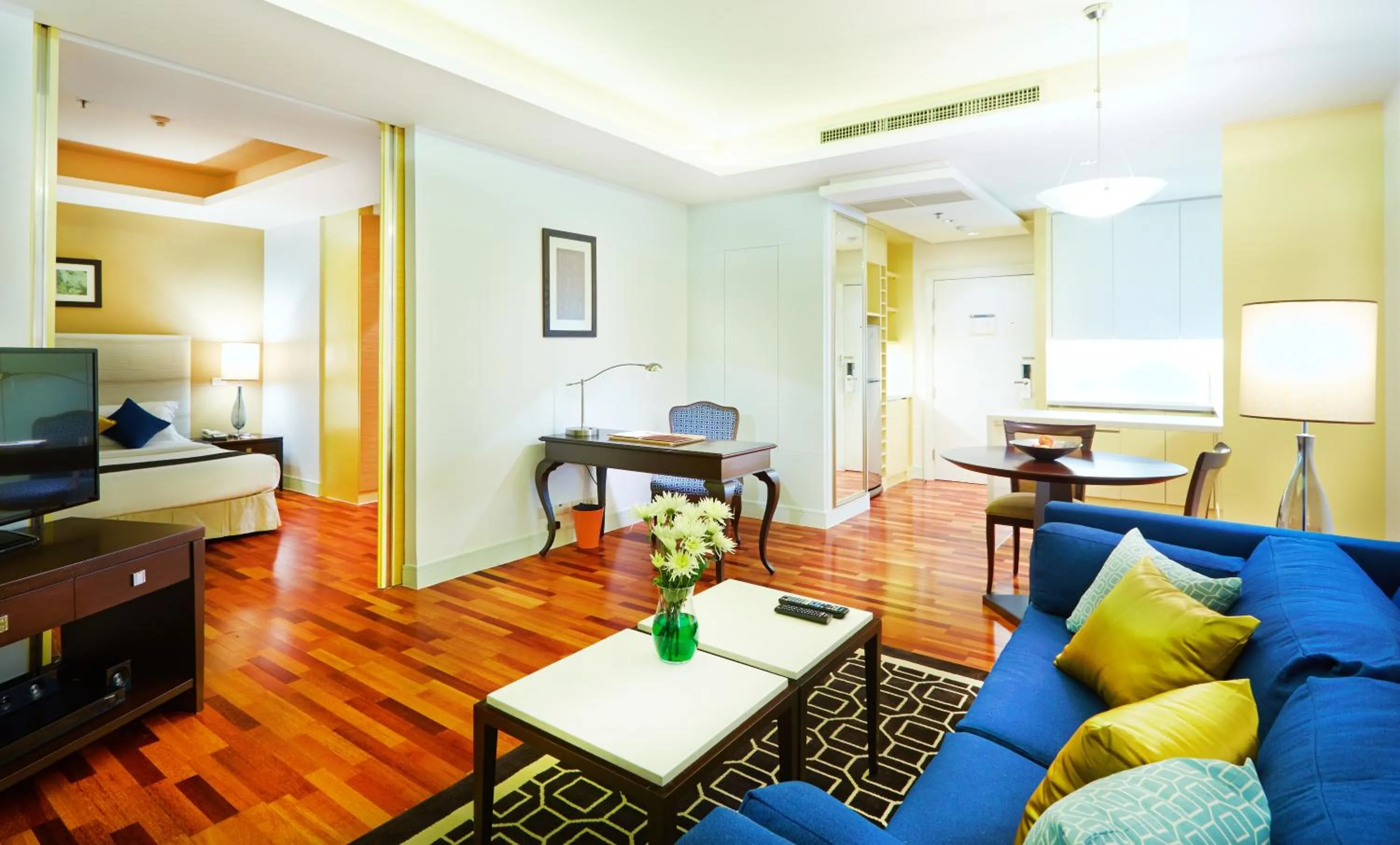 Photo of the whole room in The Duchess Hotel