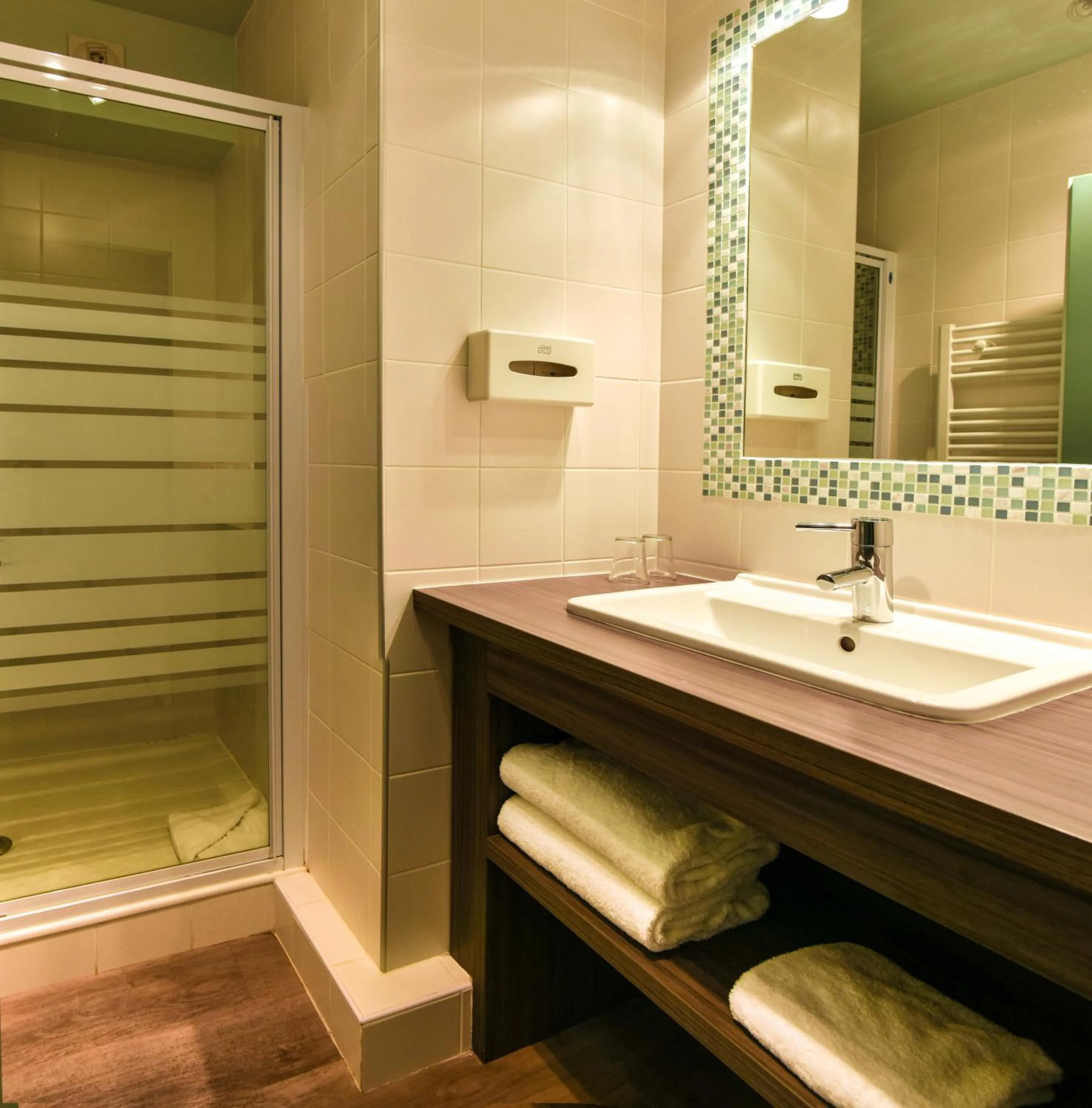 Shower in Hôtel La Réserve