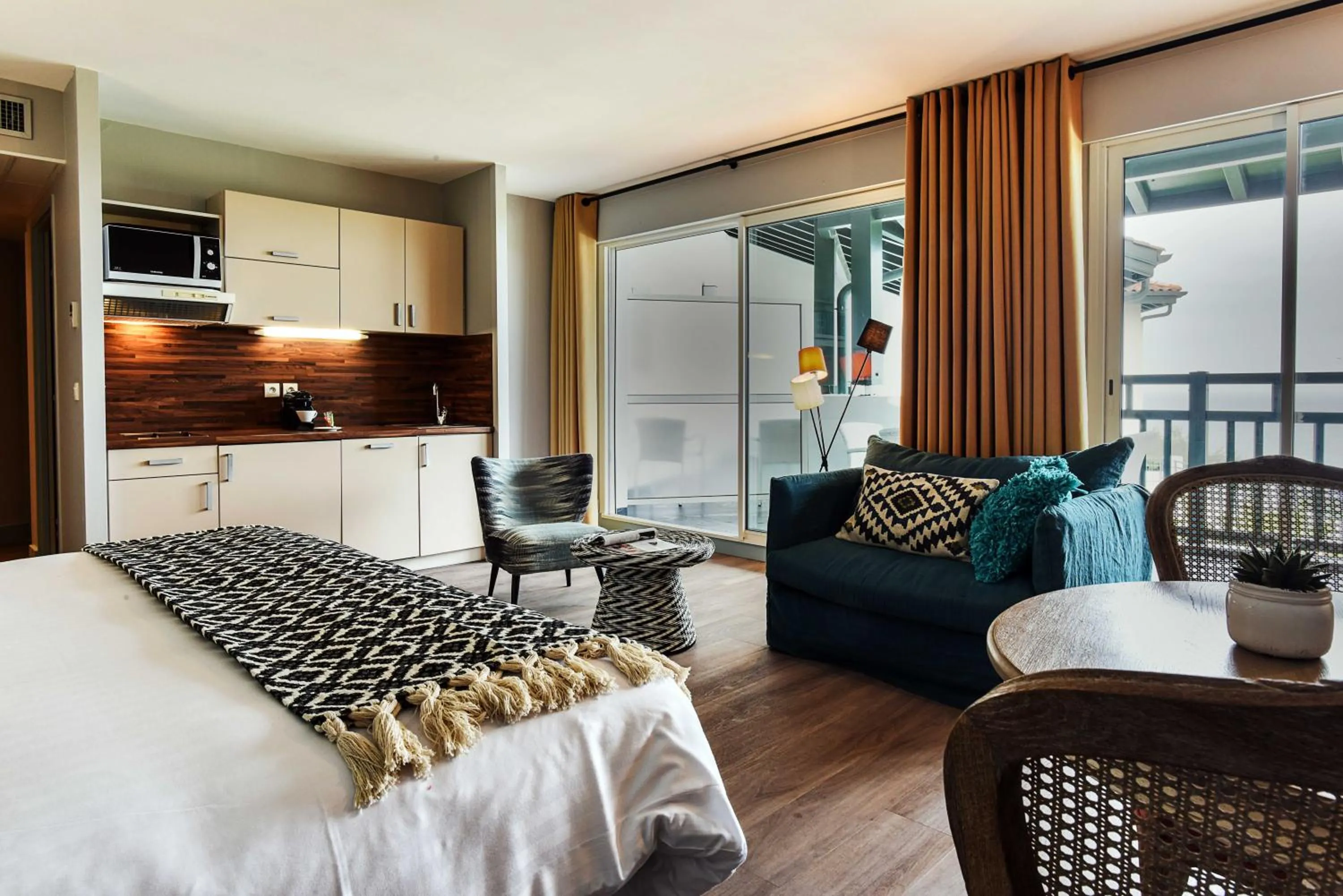 Kitchen or kitchenette in Hôtel La Réserve