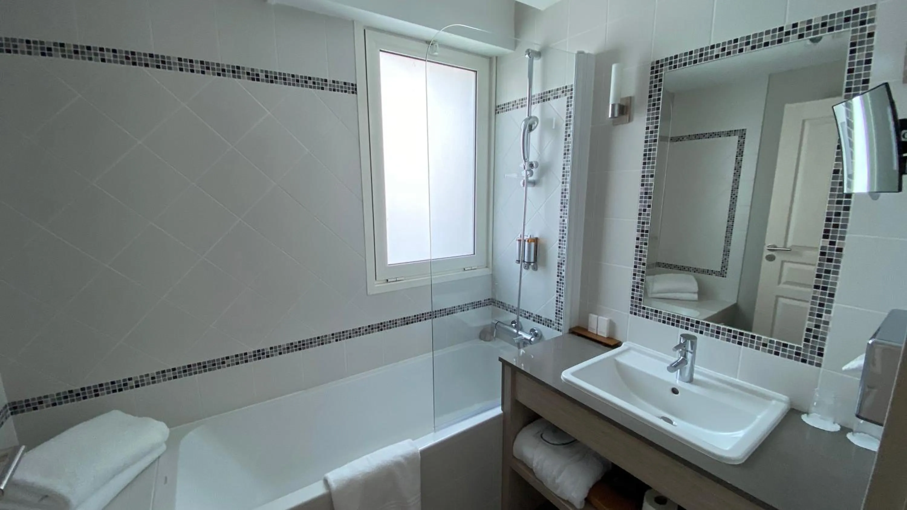 Bathroom in Hôtel La Réserve