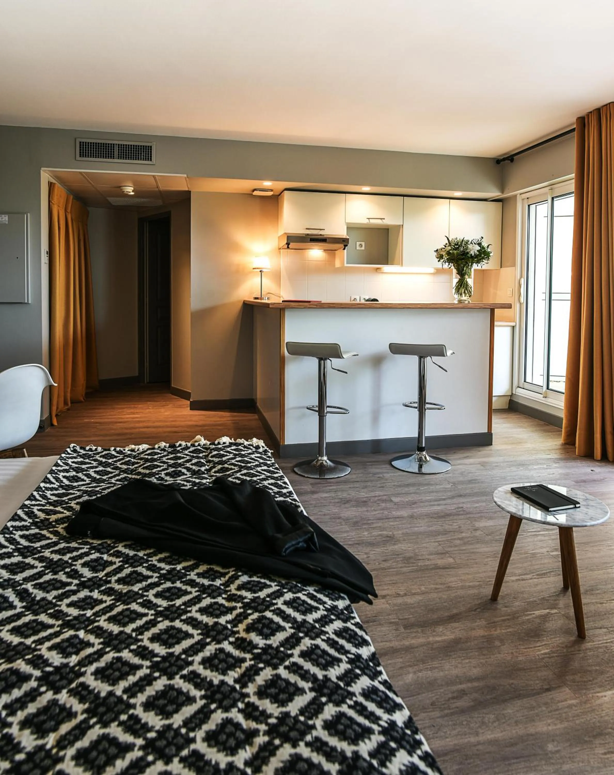 Kitchen or kitchenette in Hôtel La Réserve