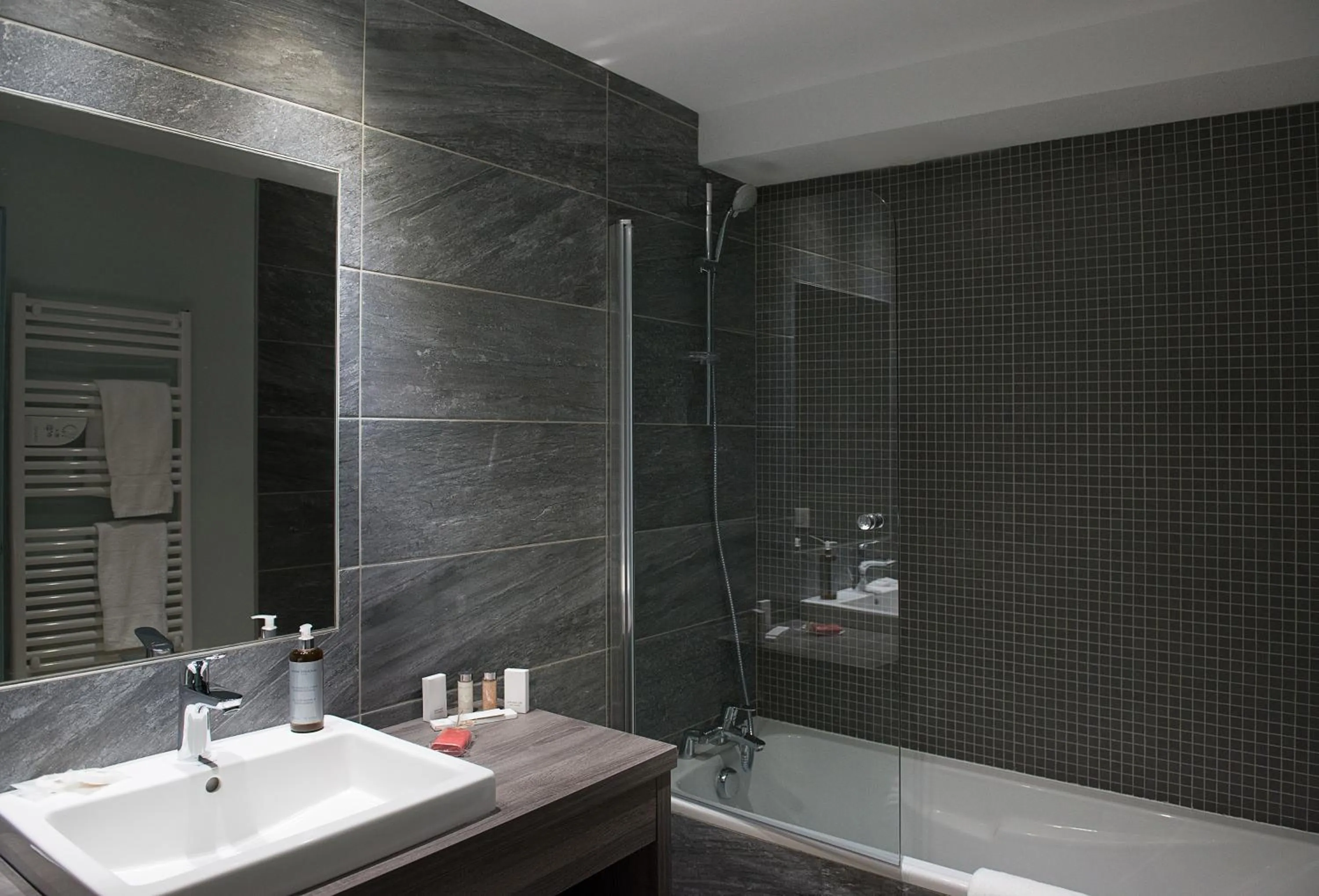 Bathroom in Hôtel La Réserve