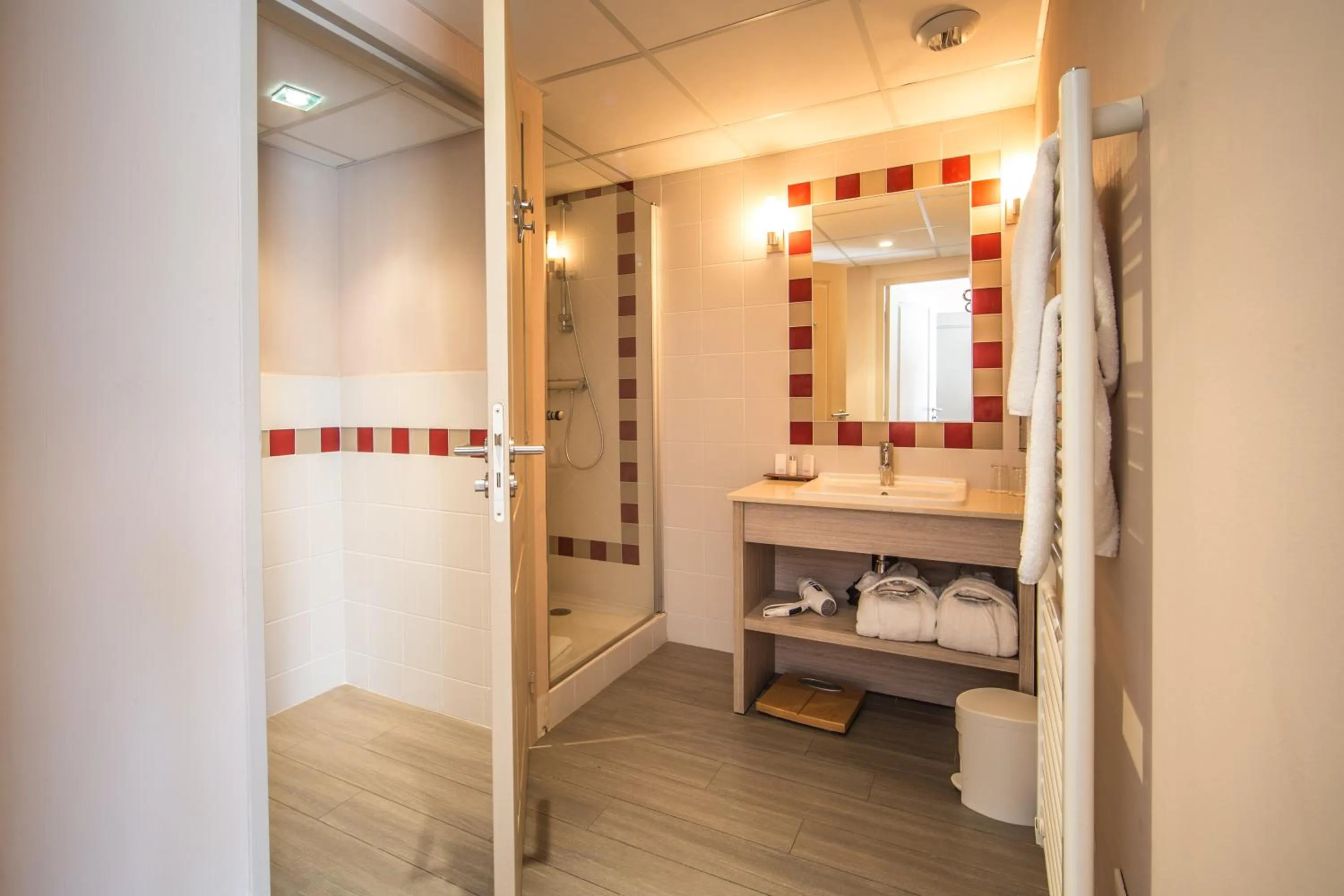 Shower in Hôtel La Réserve