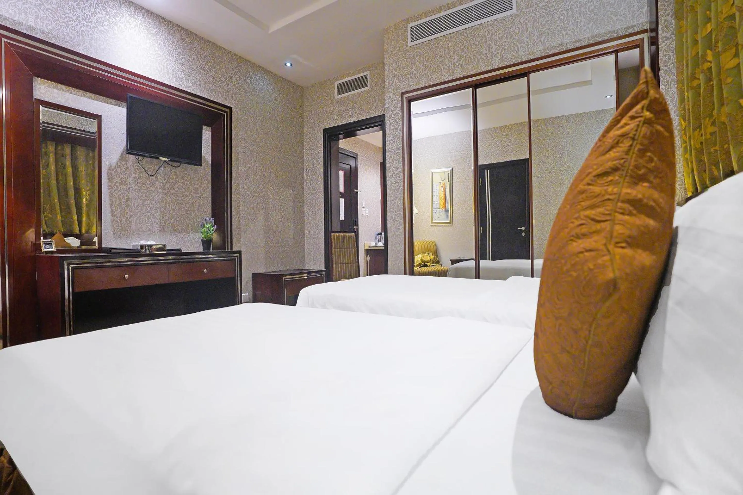 Photo of the whole room in Garden Palace Hotel