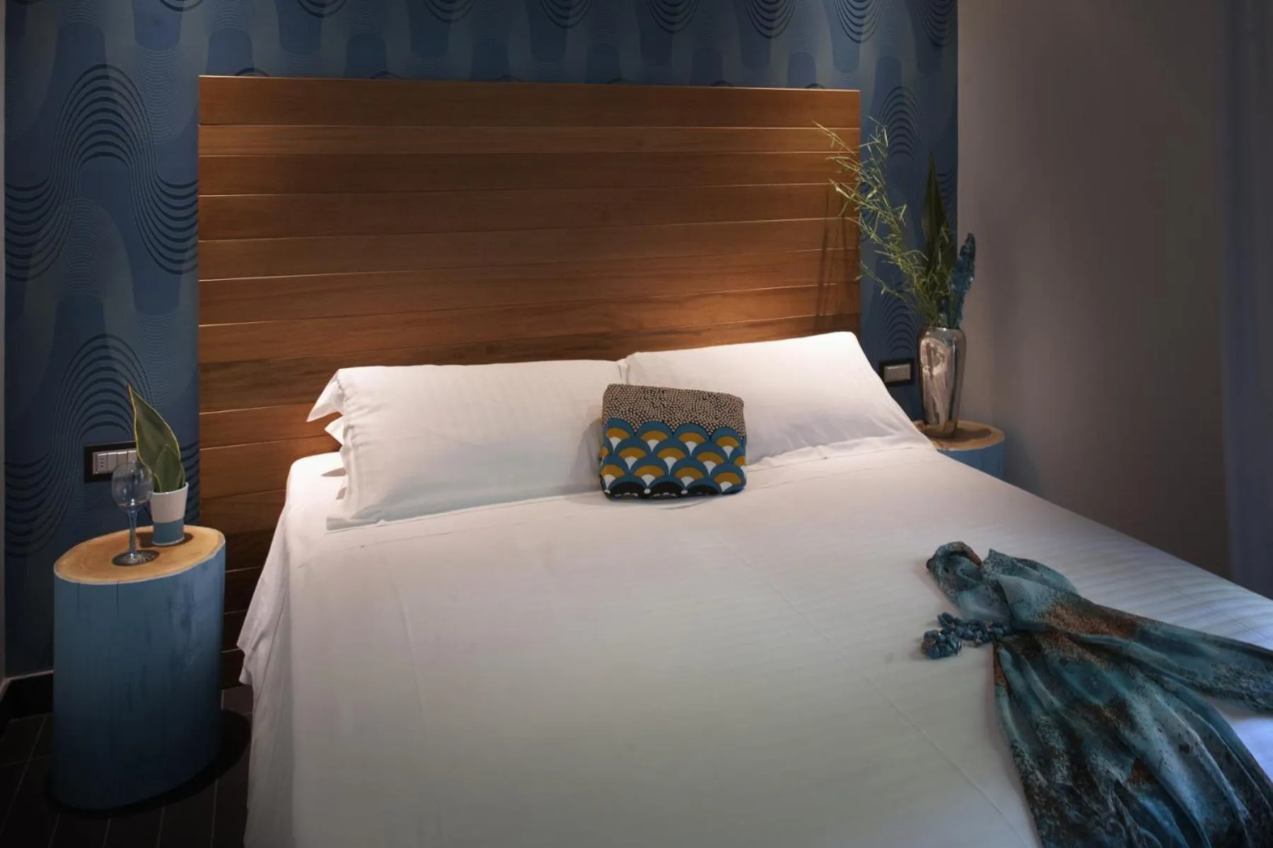 Photo of the whole room, Bed in Q Hotel