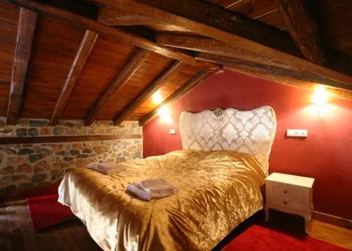 Photo of the whole room, Bed in Gioras Hotel