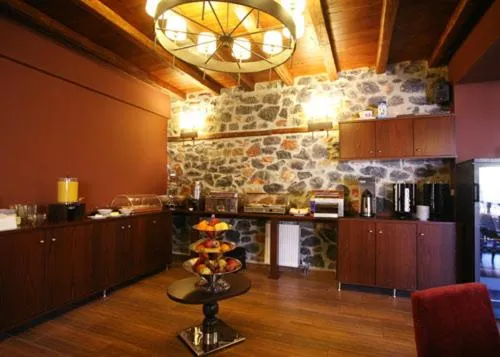 Restaurant/places to eat in Gioras Hotel