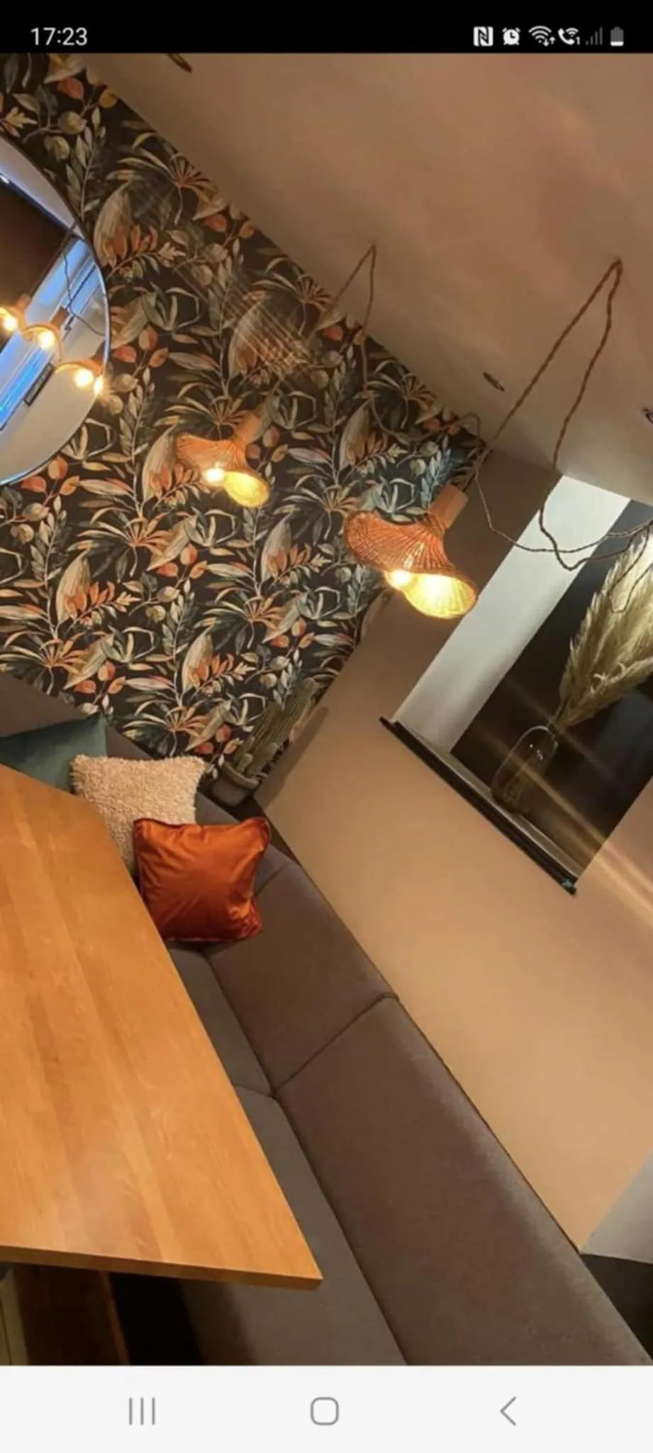 Seating area in The Bear On The Square