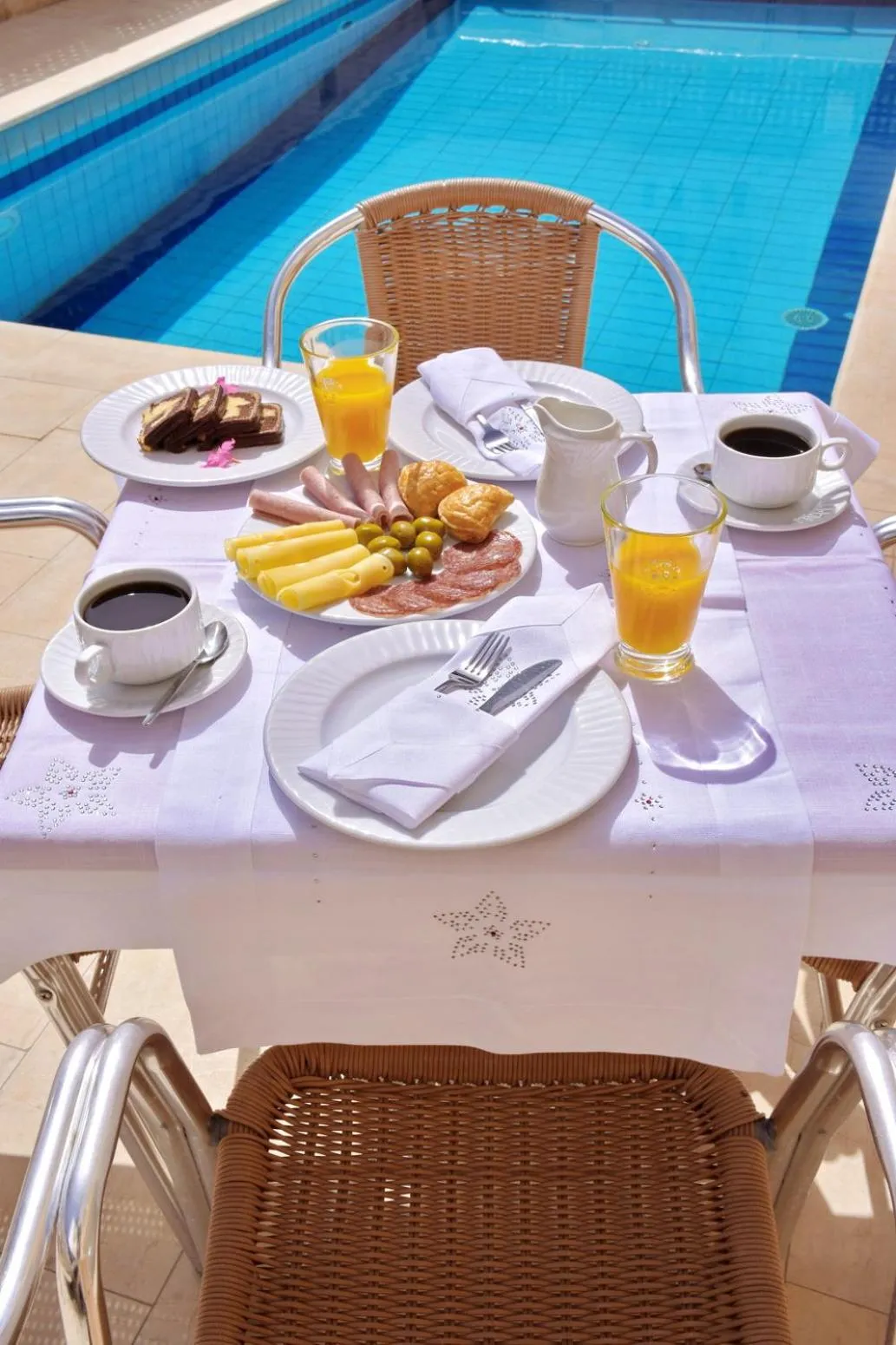 Dining area in Irini Apartments