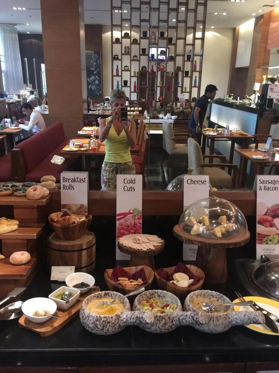 Buffet breakfast in Fortune Select Global, Gurugram - Member ITC Hotels' Group