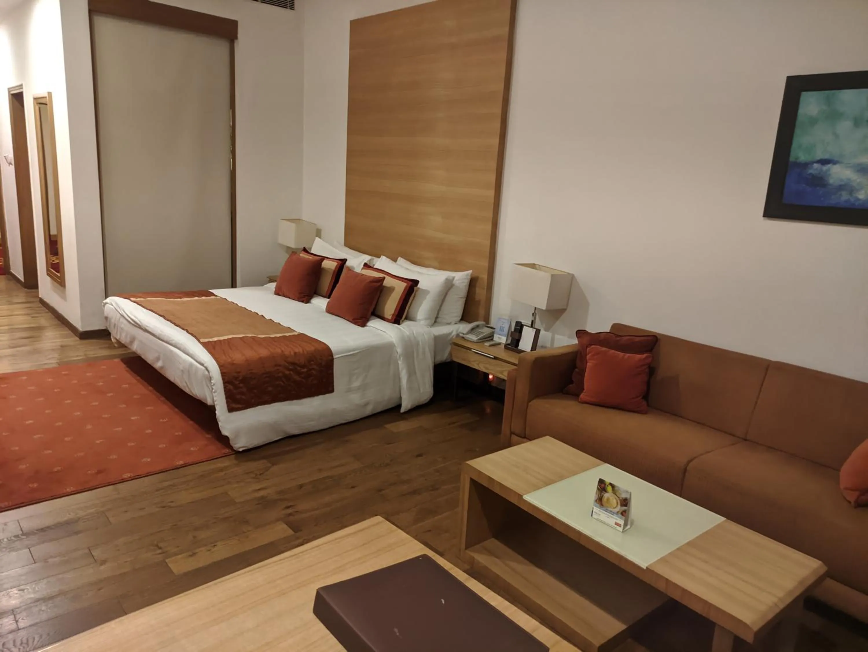 Bedroom, Bed in Fortune Select Global, Gurugram - Member ITC Hotels' Group